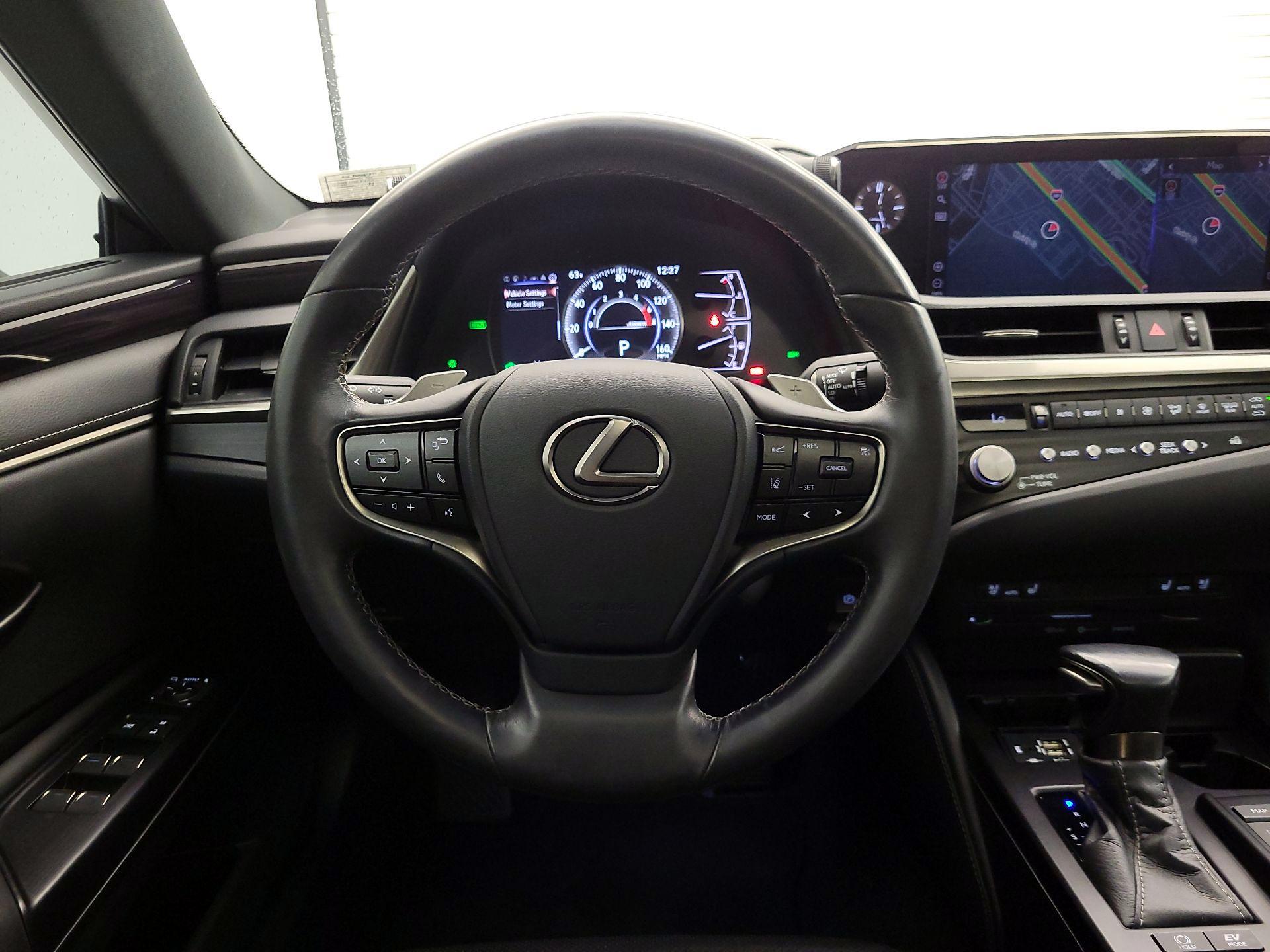 Thumbnail: 2021 Lexus ES - 10