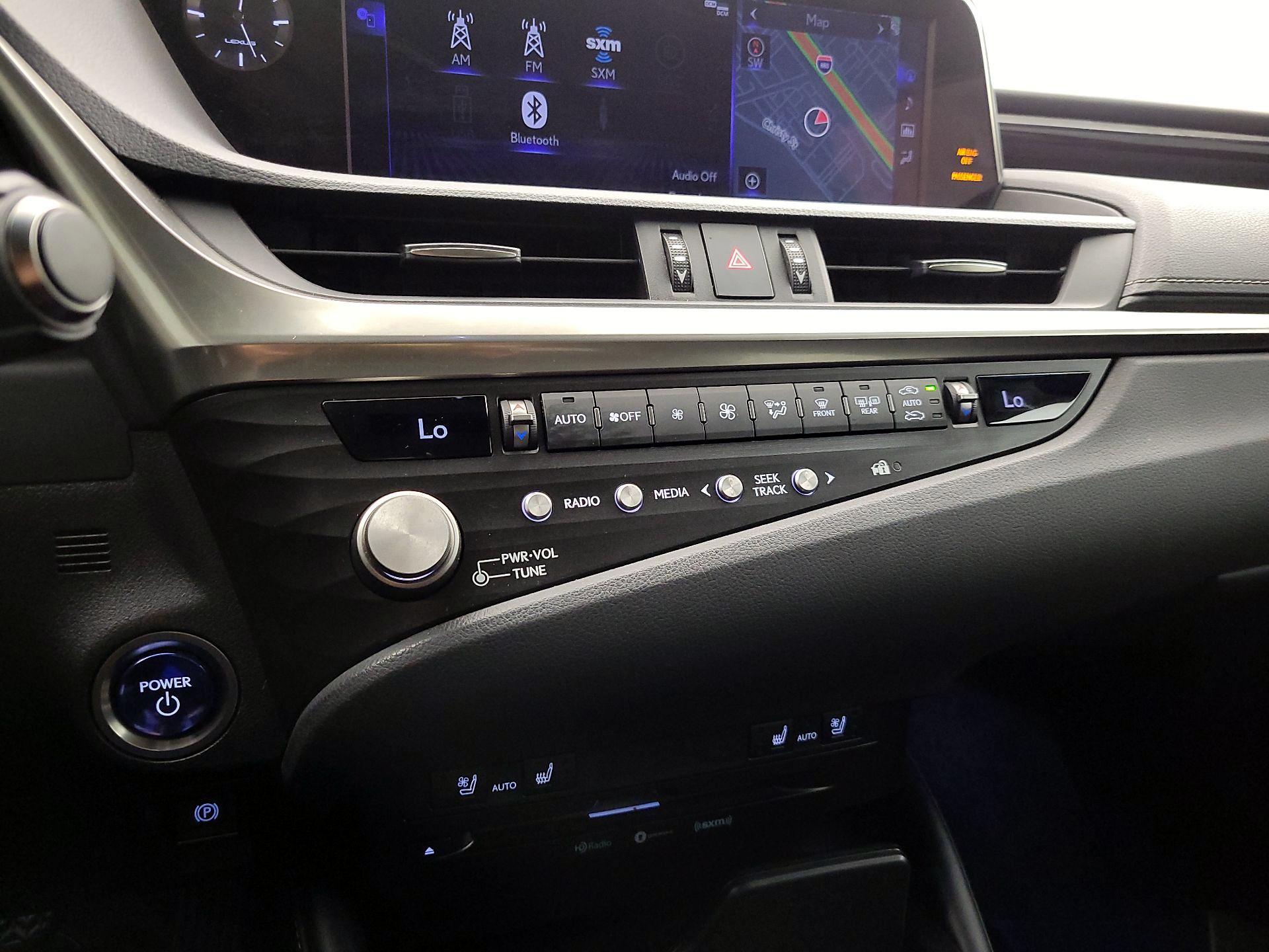 Thumbnail: 2021 Lexus ES - 16