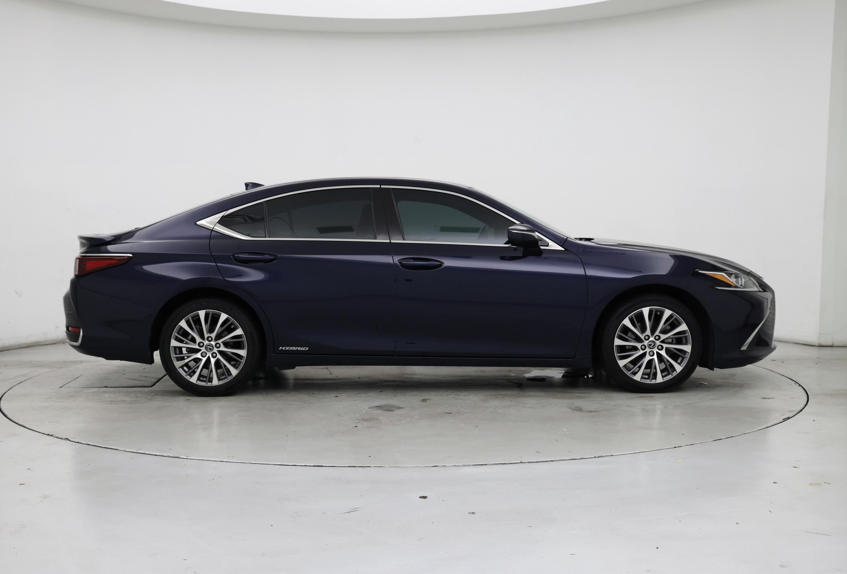 Thumbnail: 2021 Lexus ES - 7