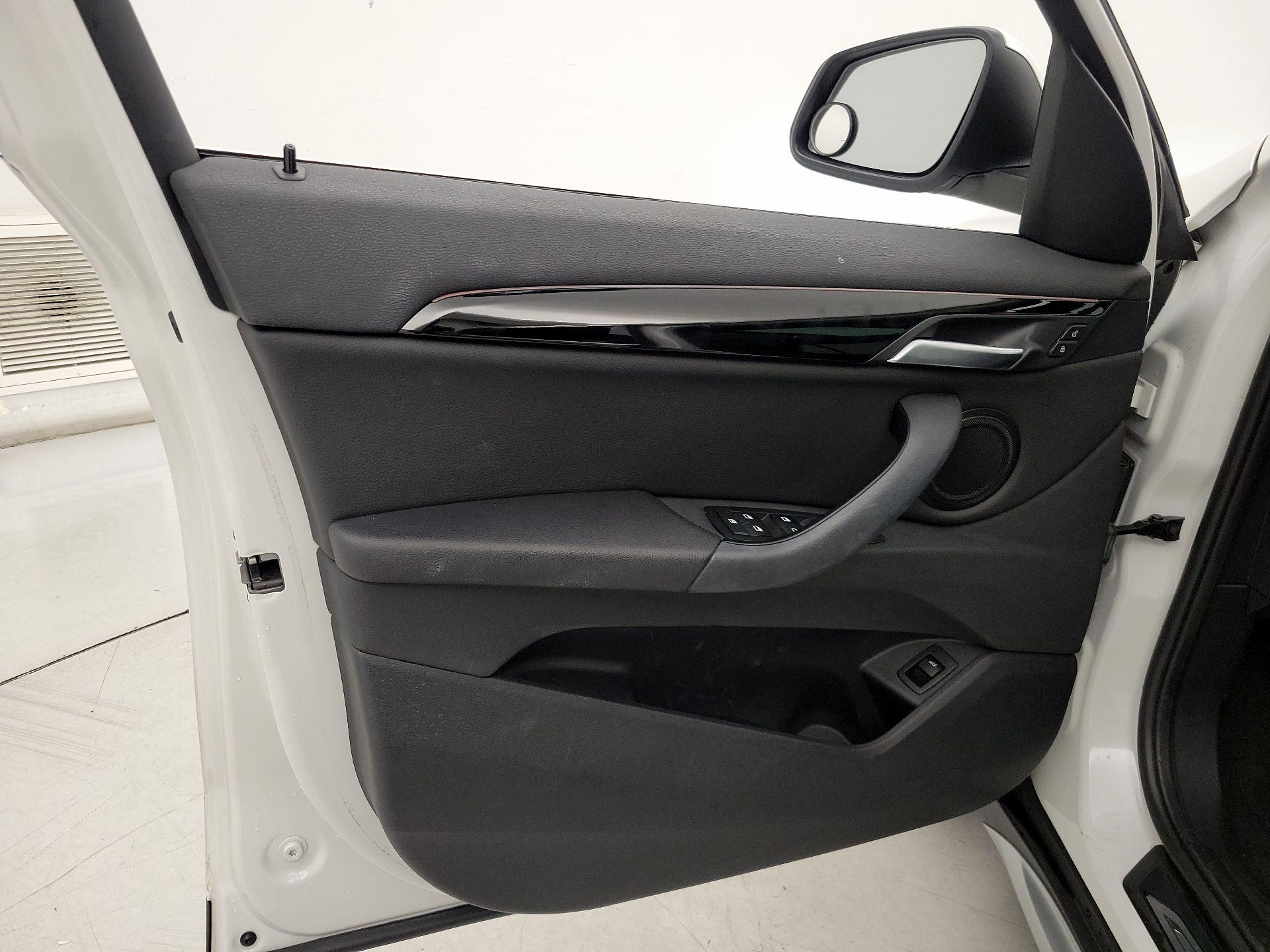 Thumbnail: 2017 BMW X1 - 12
