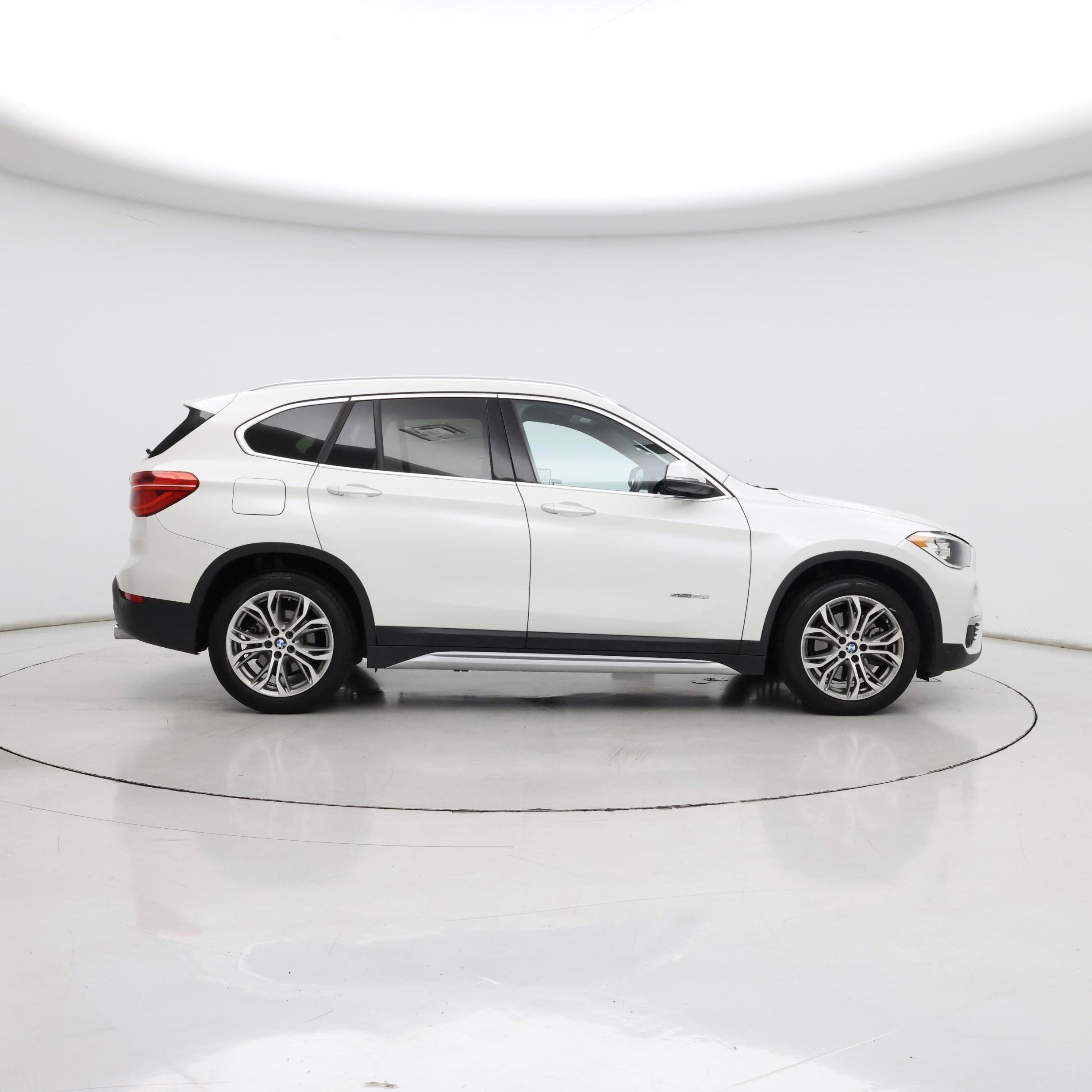 Thumbnail: 2017 BMW X1 - 7