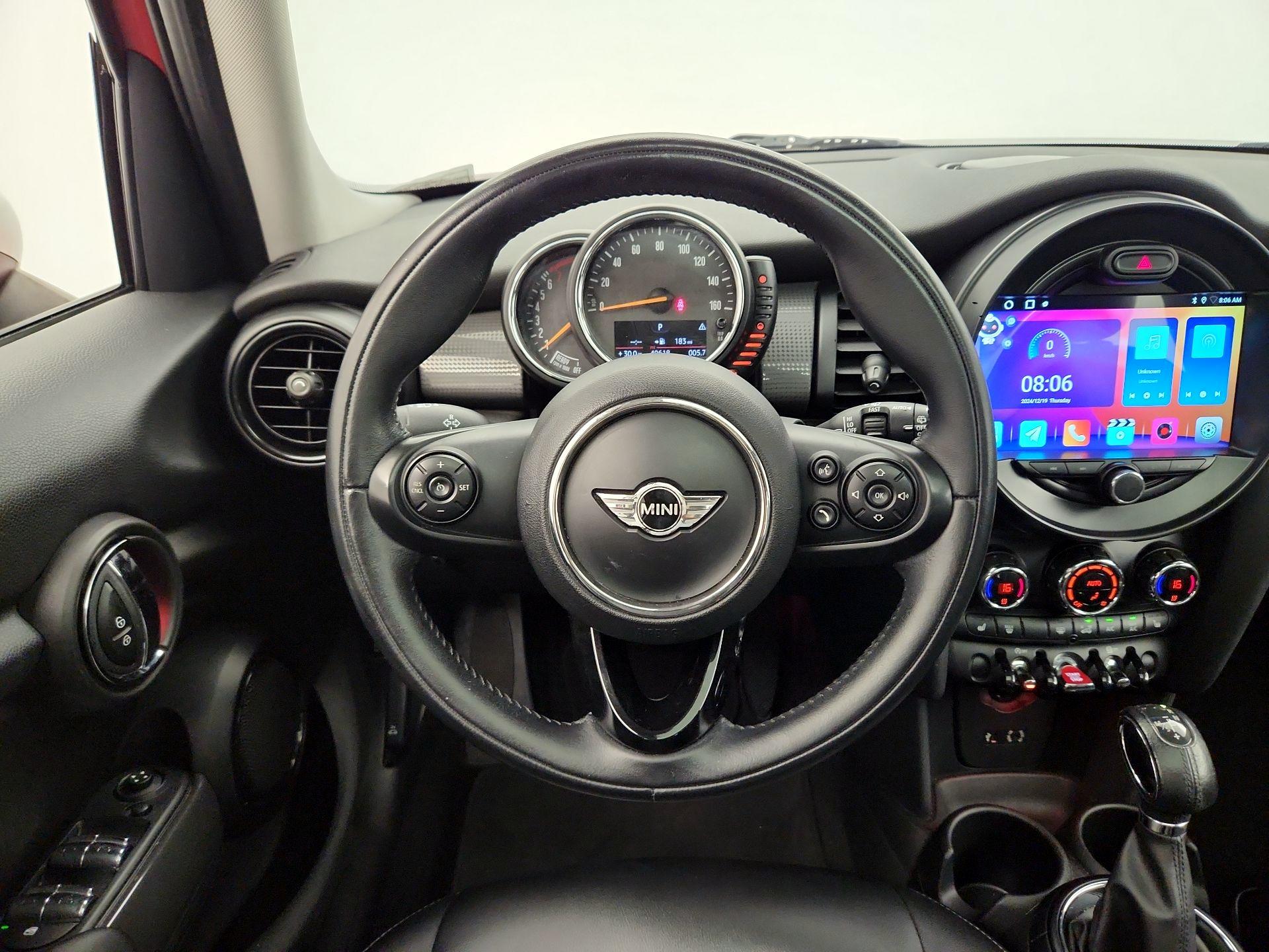 Thumbnail: 2016 MINI Cooper Hardtop - 10