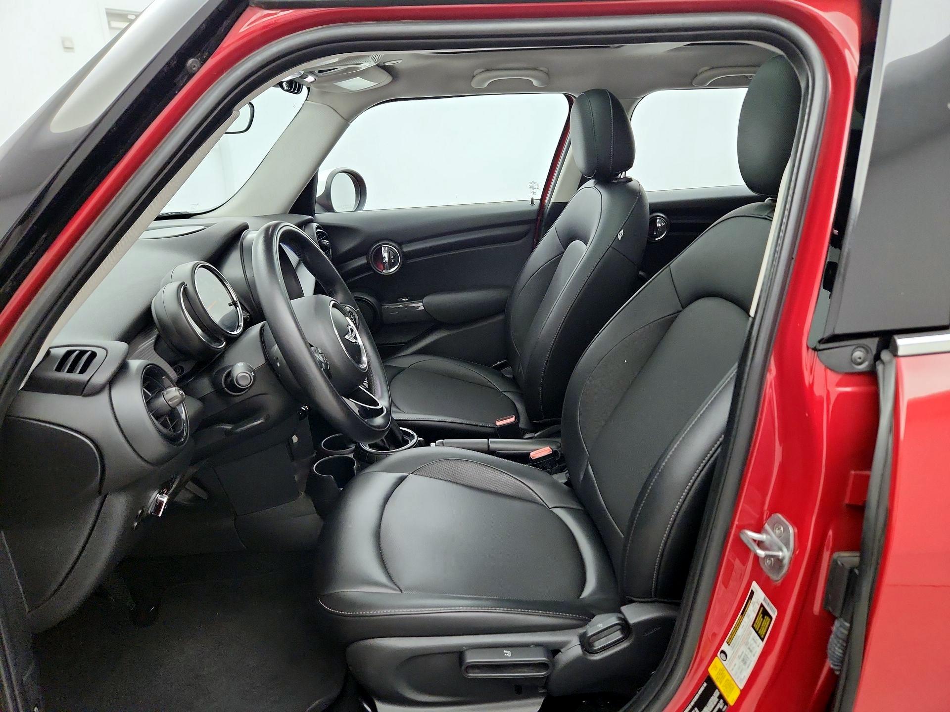 Thumbnail: 2016 MINI Cooper Hardtop - 11