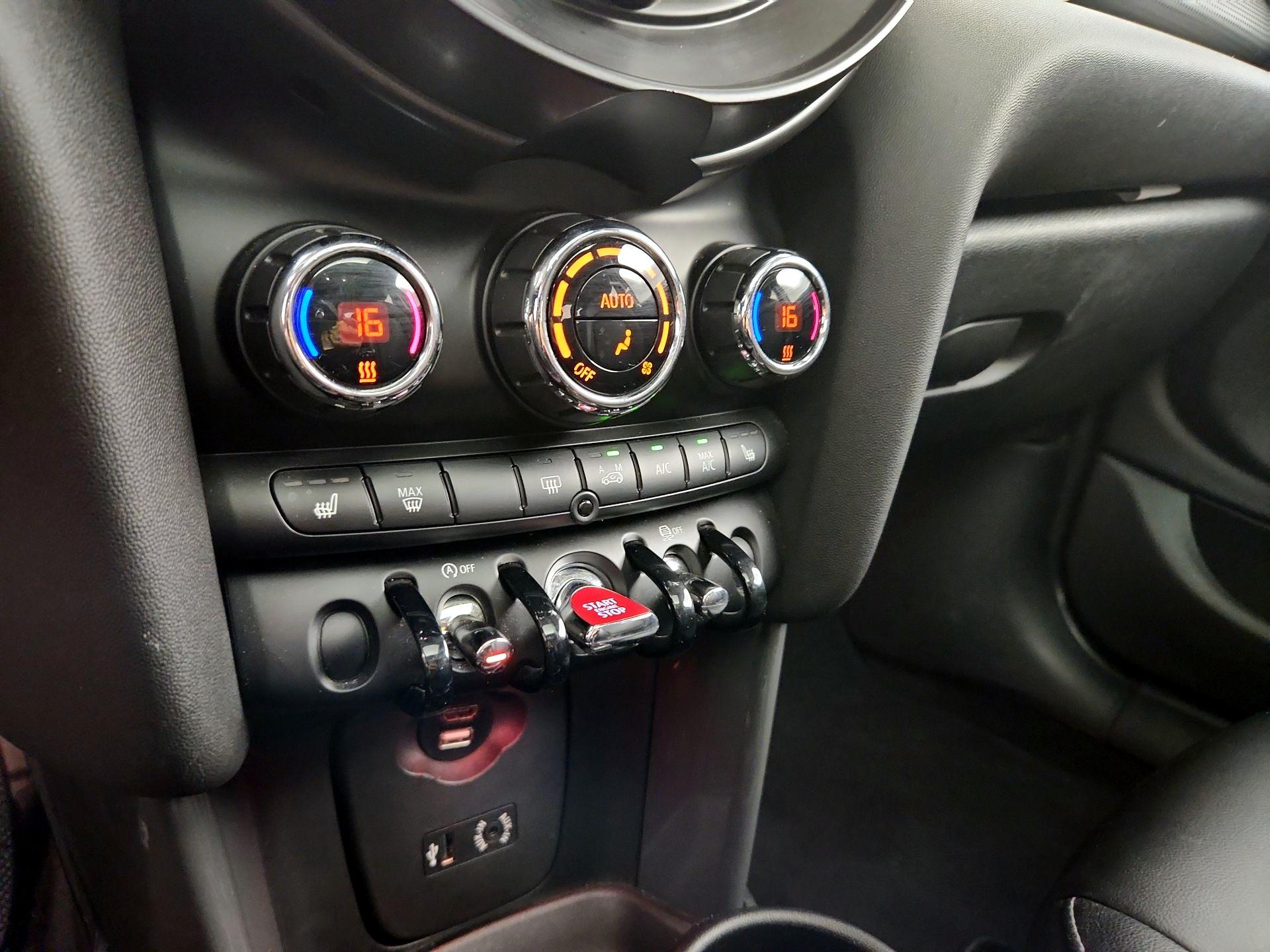 Thumbnail: 2016 MINI Cooper Hardtop - 14