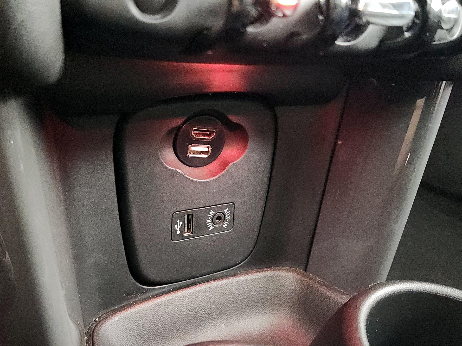 Thumbnail: 2016 MINI Cooper Hardtop - 16