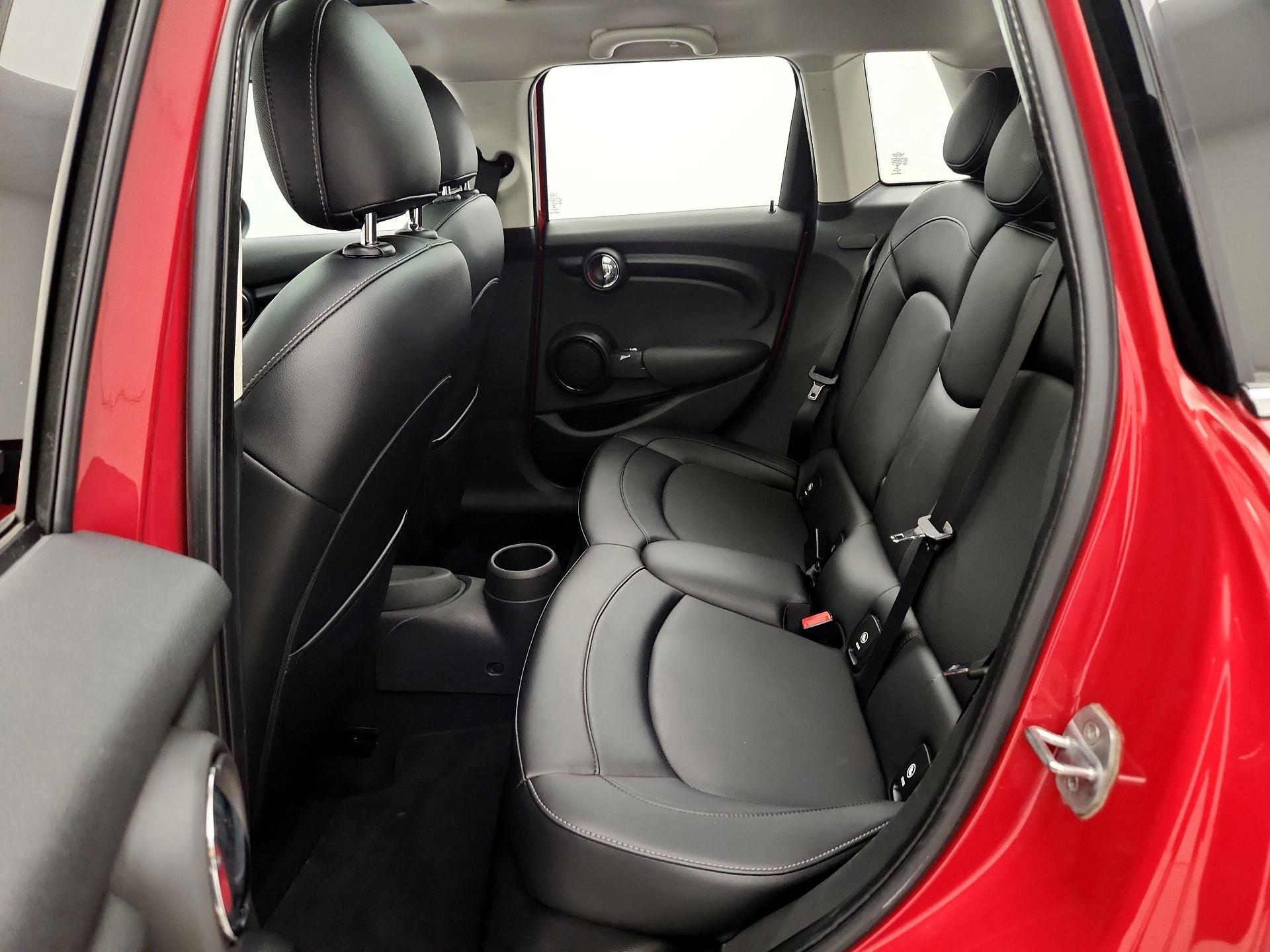 Thumbnail: 2016 MINI Cooper Hardtop - 18
