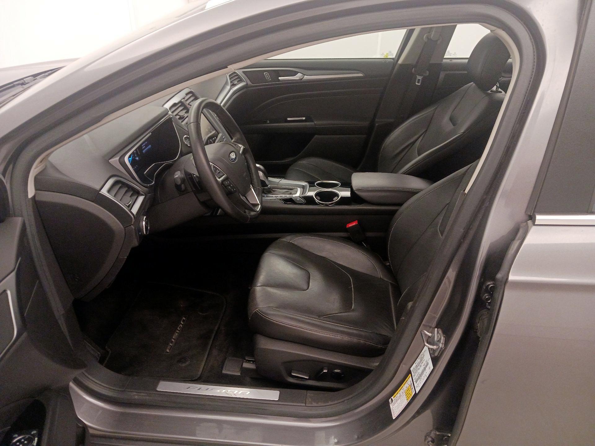 Thumbnail: 2013 Ford Fusion - 11