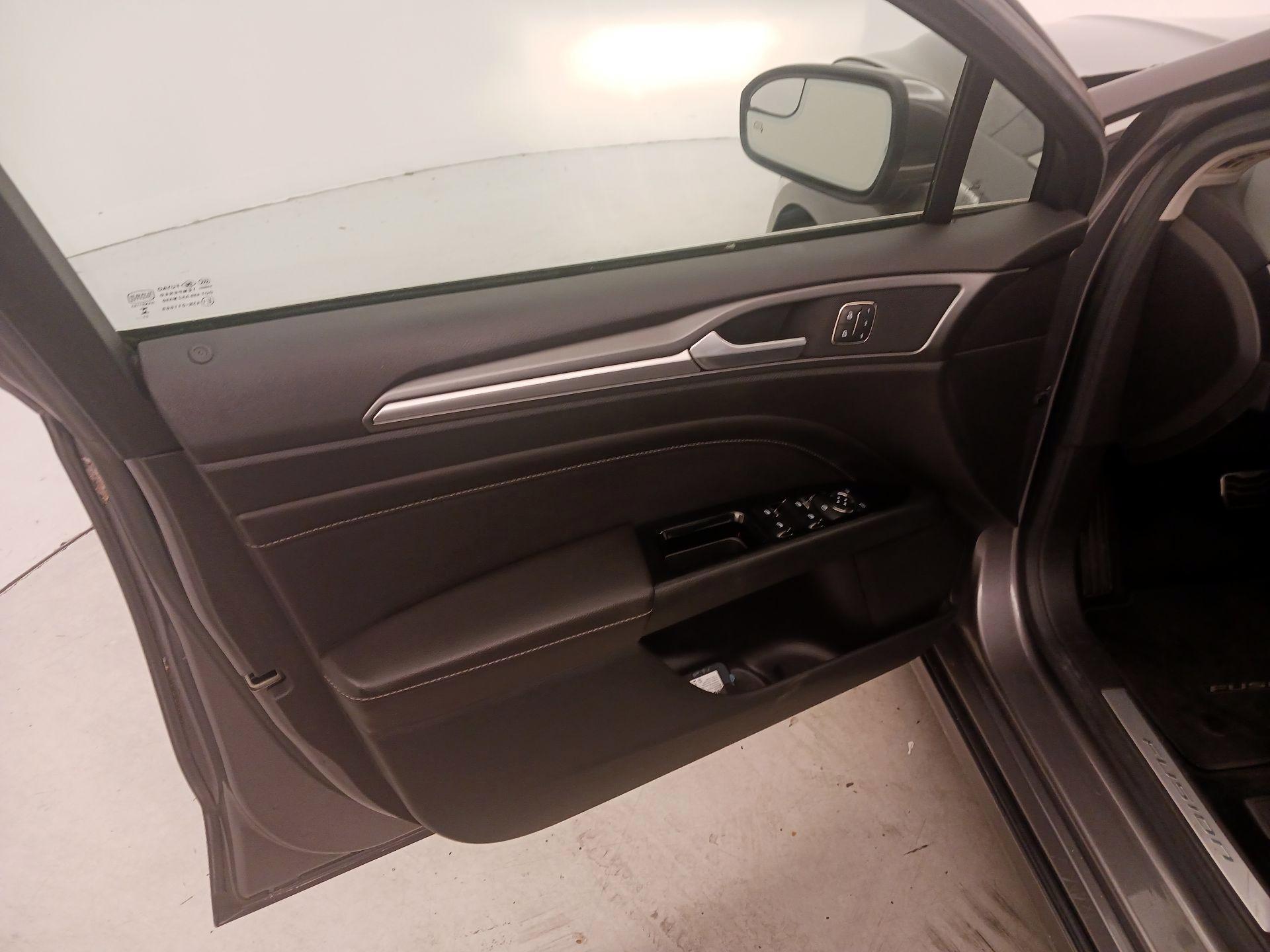 Thumbnail: 2013 Ford Fusion - 12