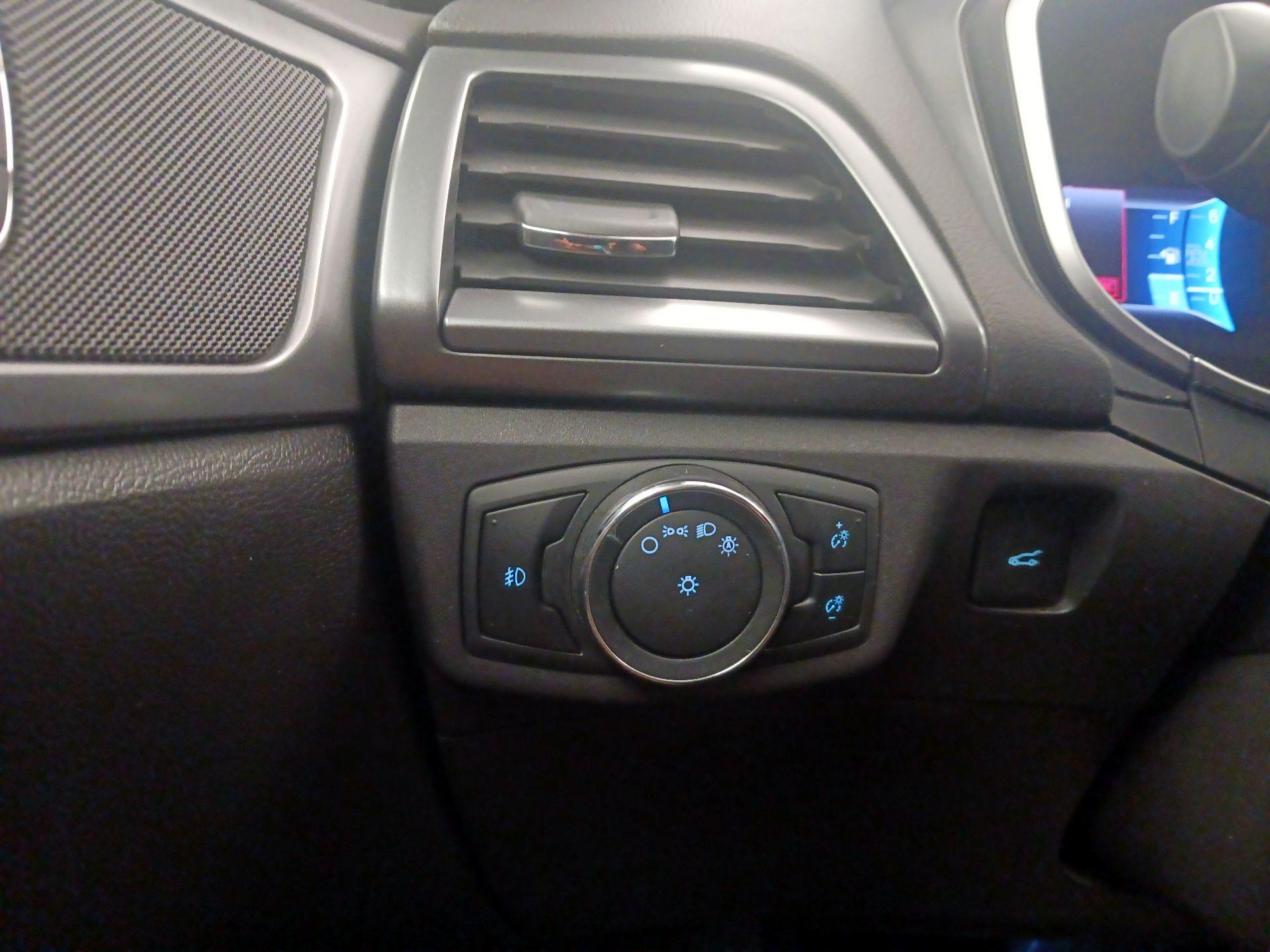 Thumbnail: 2013 Ford Fusion - 13