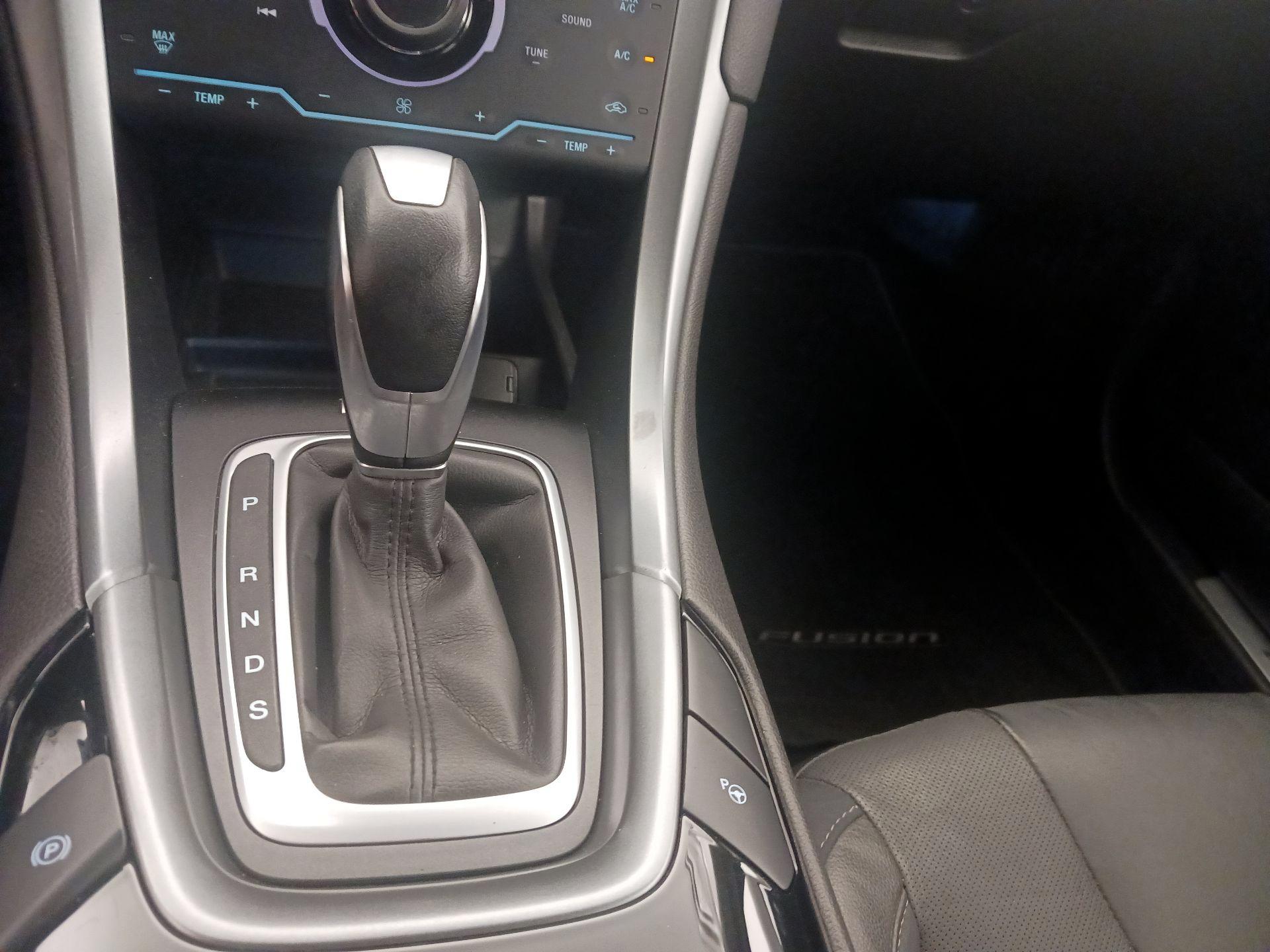 Thumbnail: 2013 Ford Fusion - 17