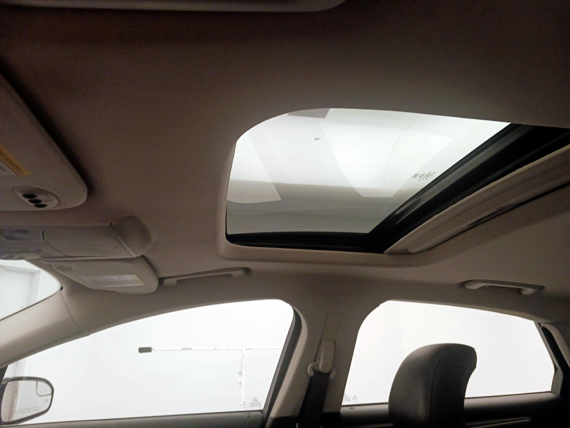 Thumbnail: 2013 Ford Fusion - 18