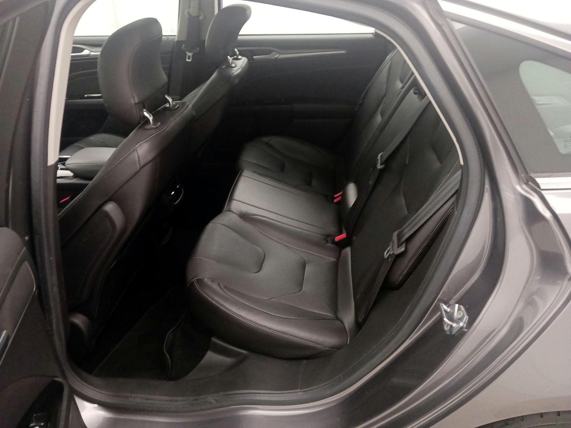 Thumbnail: 2013 Ford Fusion - 19