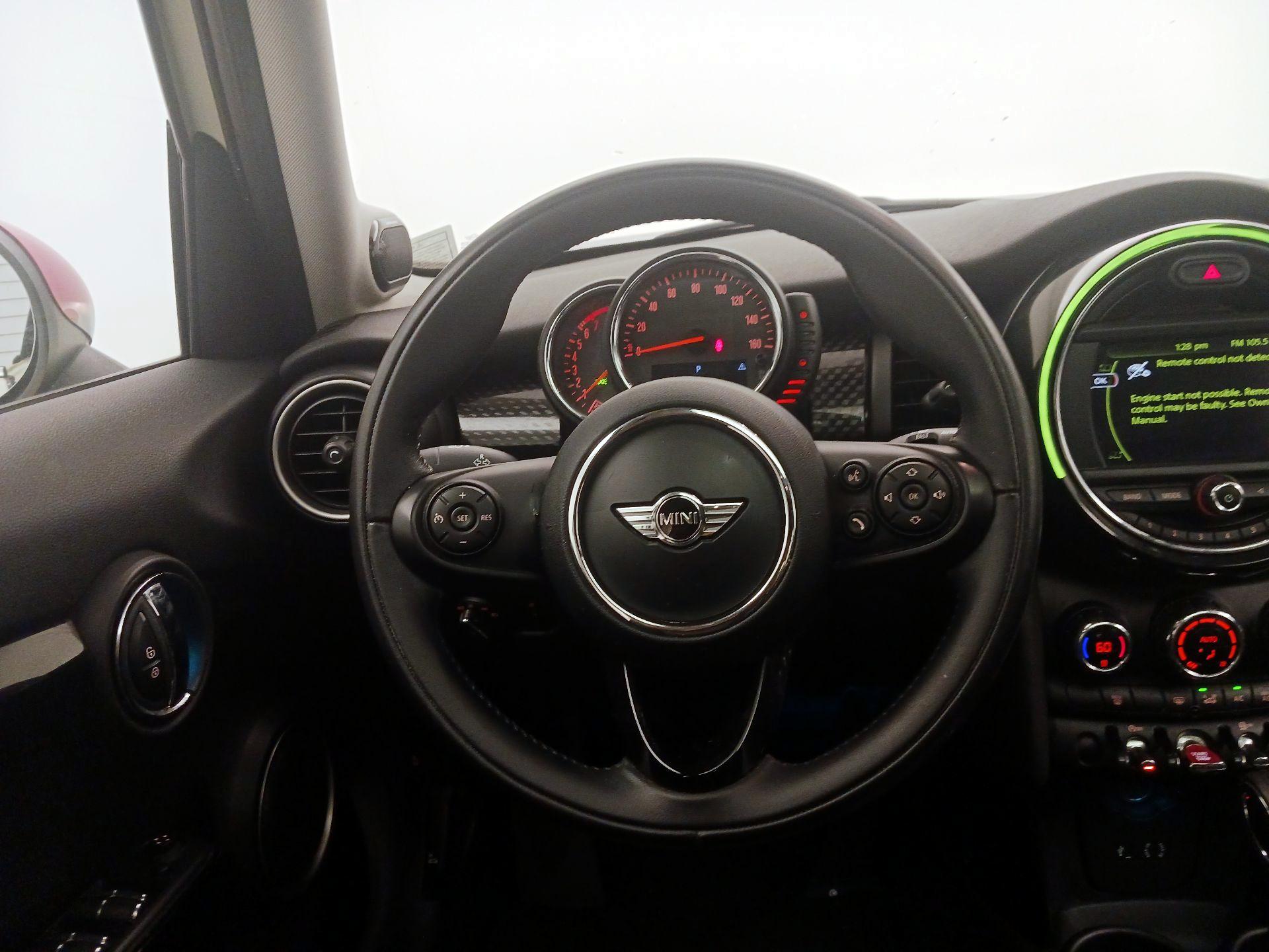 Thumbnail: 2015 MINI Cooper Hardtop - 10