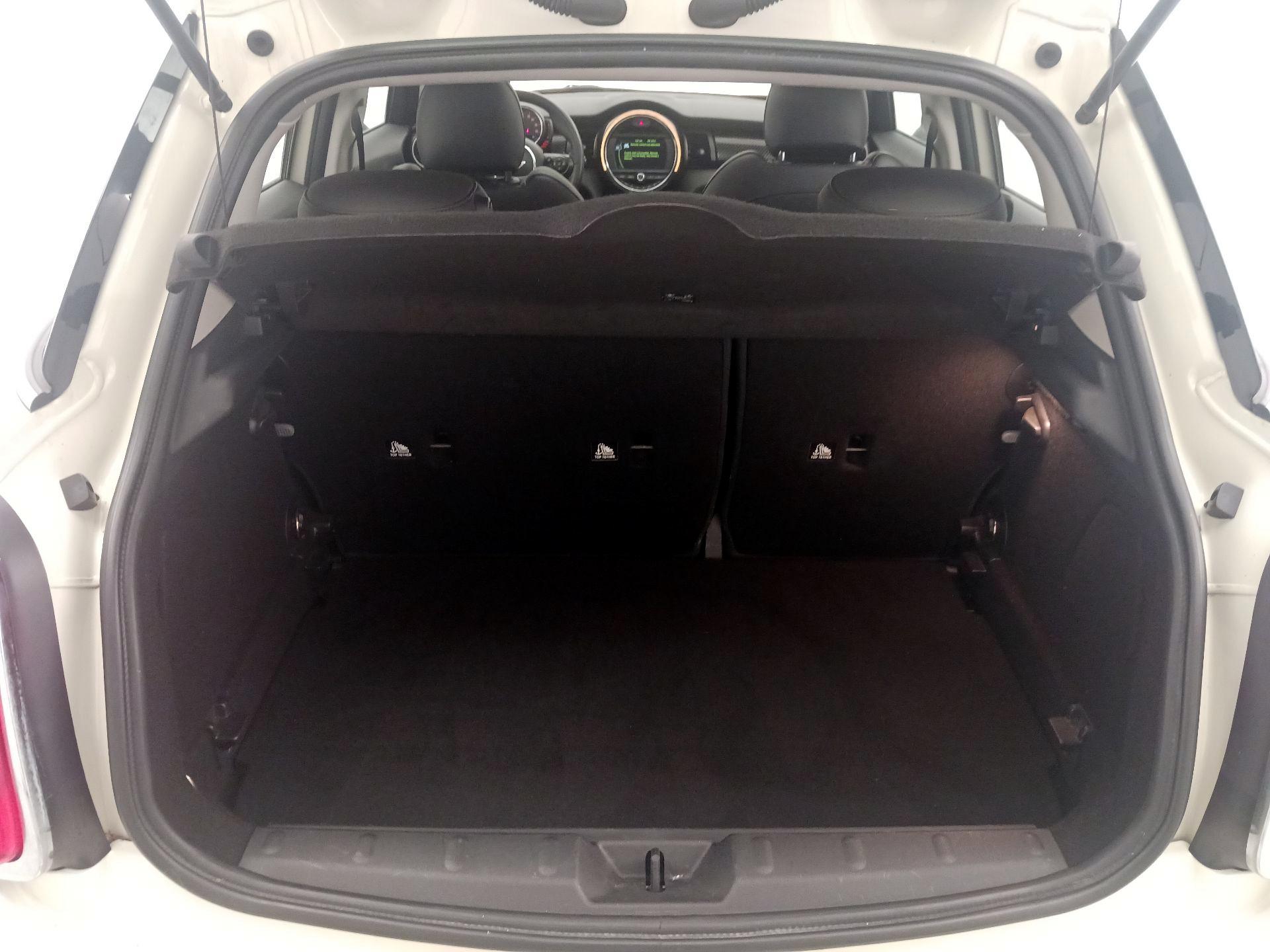 Thumbnail: 2015 MINI Cooper Hardtop - 20
