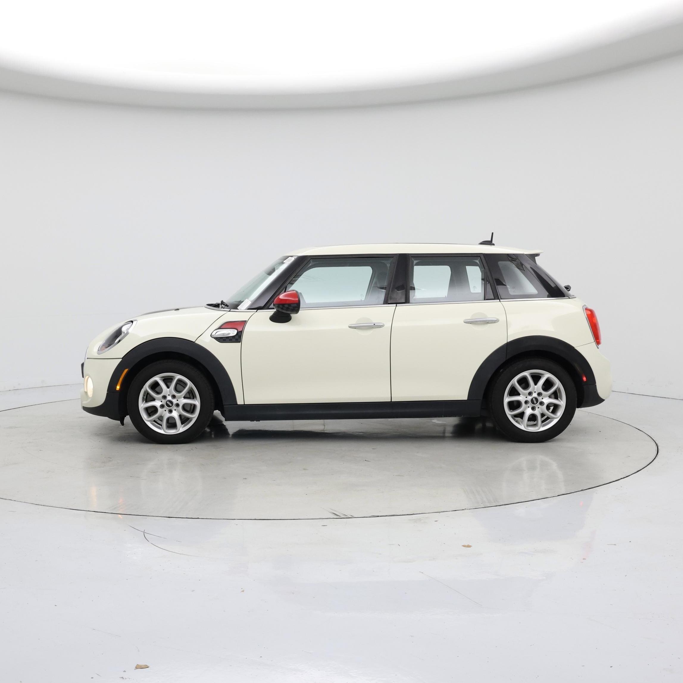Thumbnail: 2015 MINI Cooper Hardtop - 3