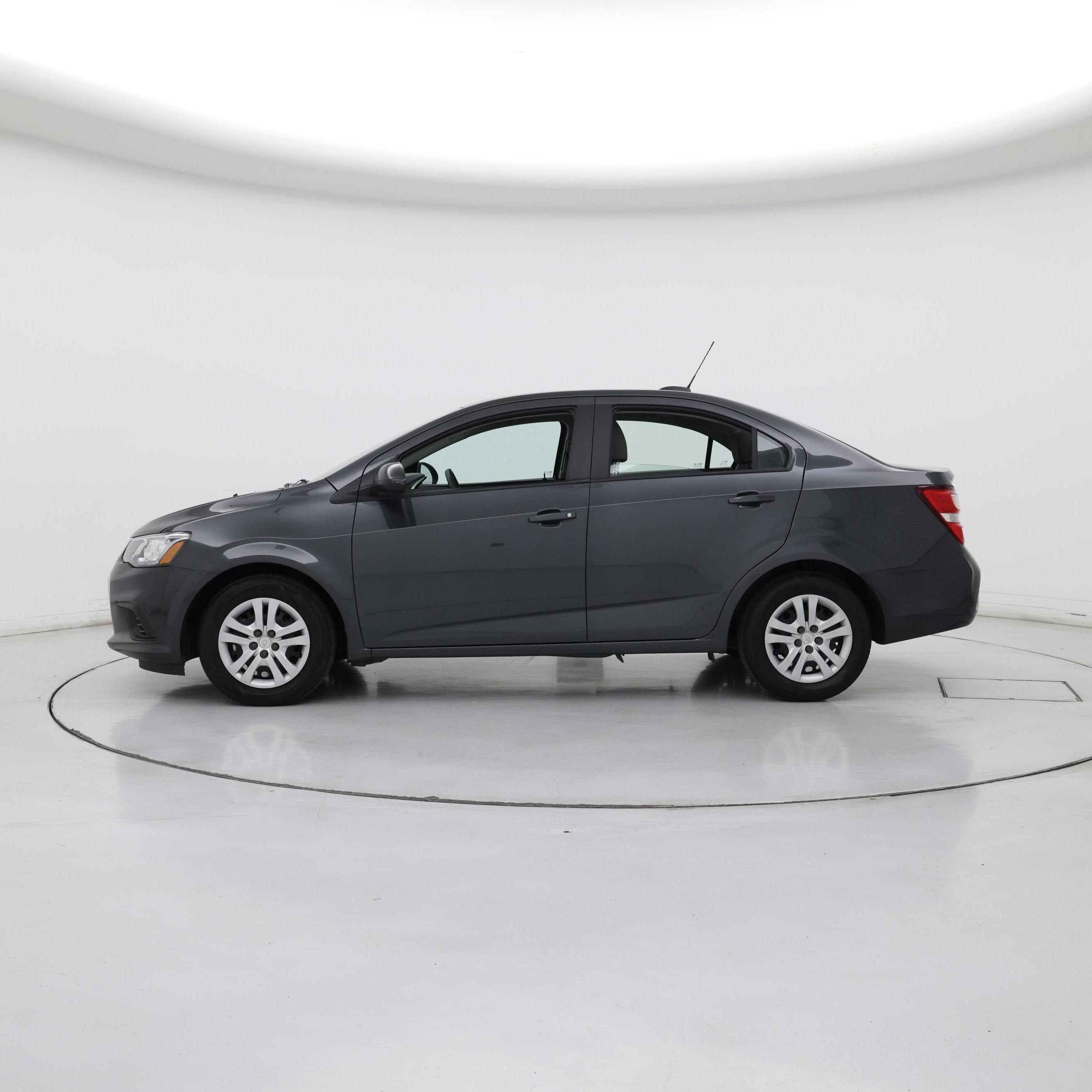 Thumbnail: 2017 Chevrolet Sonic - 3