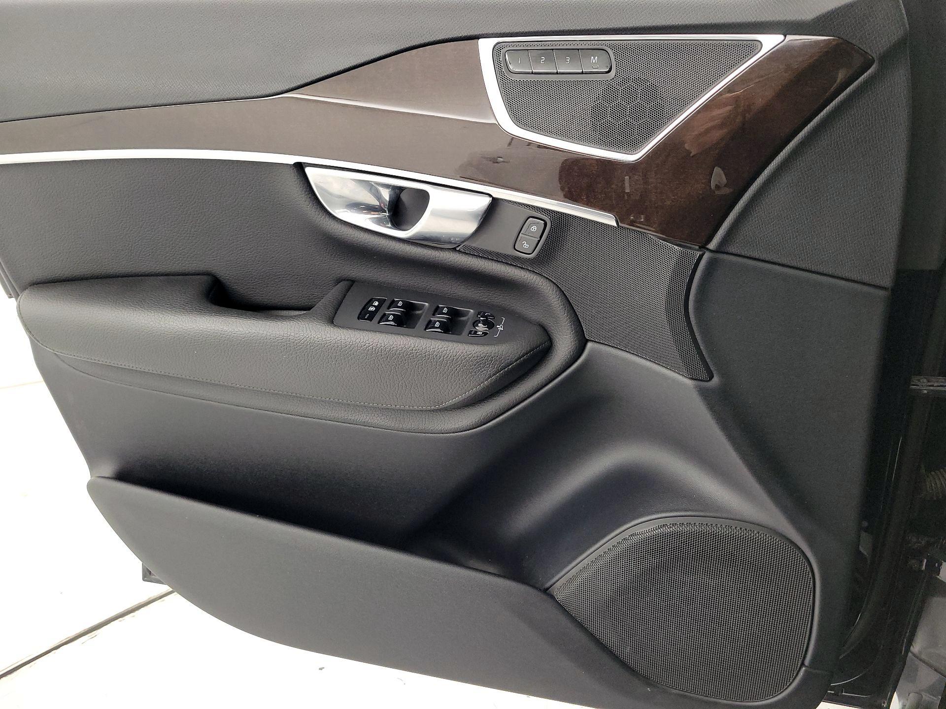Thumbnail: 2017 Volvo XC90 - 12
