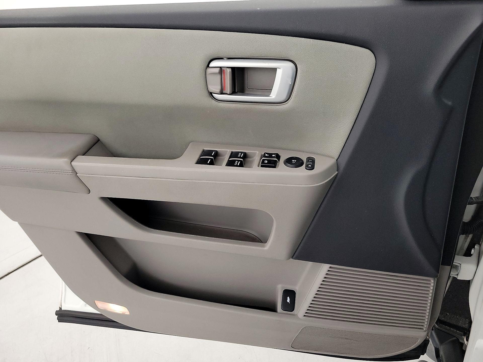 Thumbnail: 2013 Honda Pilot - 12