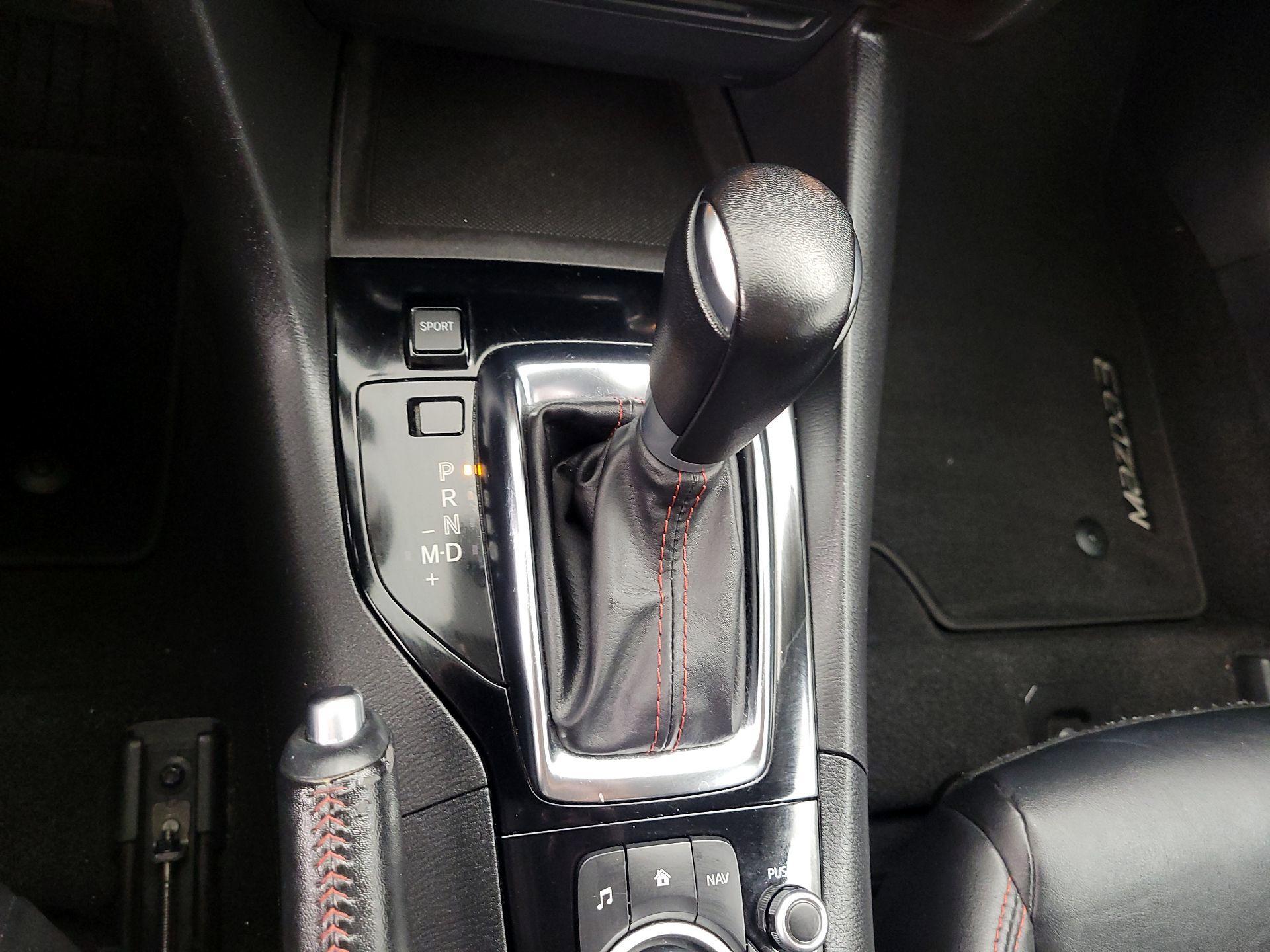 Thumbnail: 2015 Mazda Mazda3 - 18