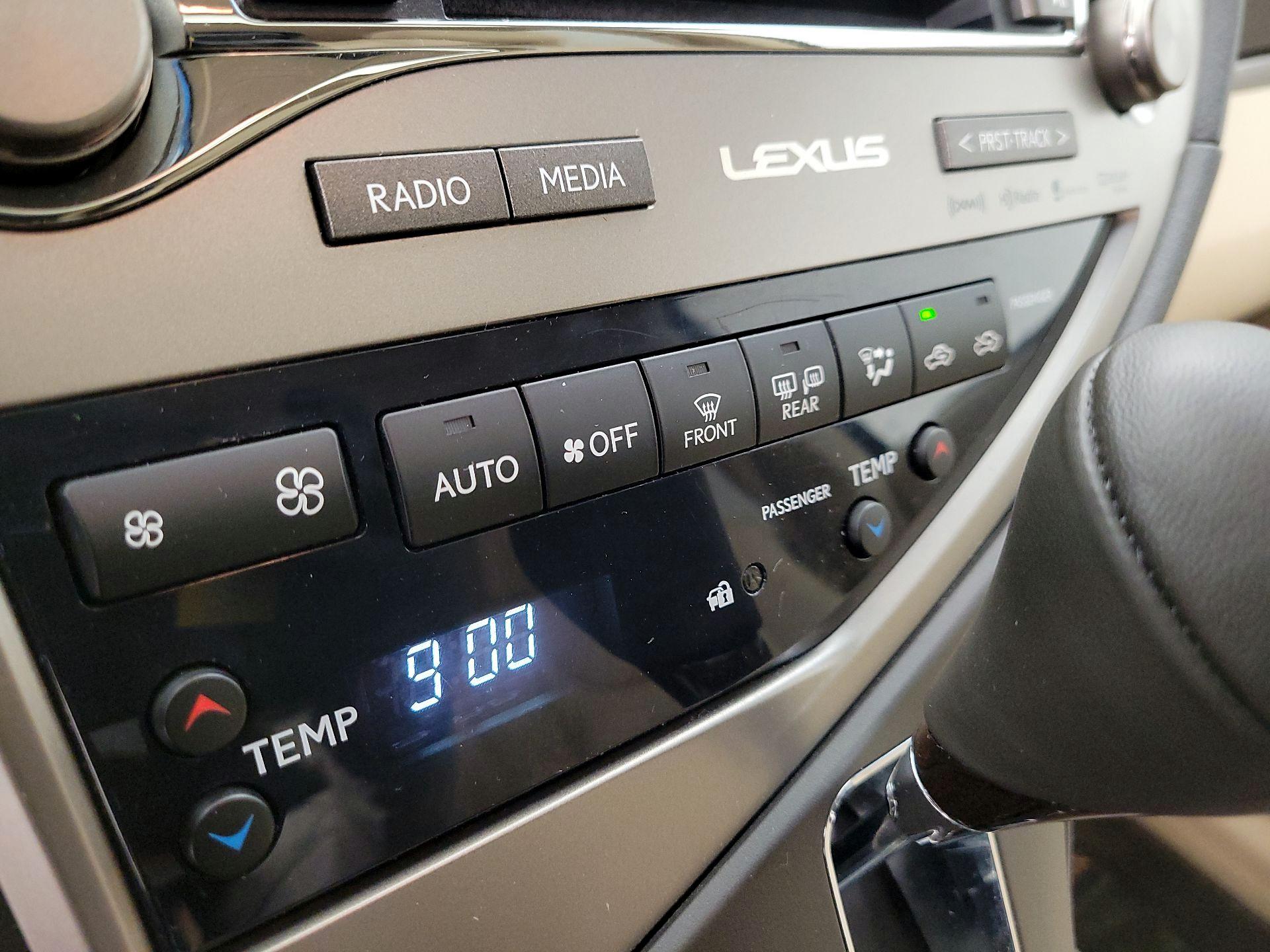 Thumbnail: 2015 Lexus RX - 17
