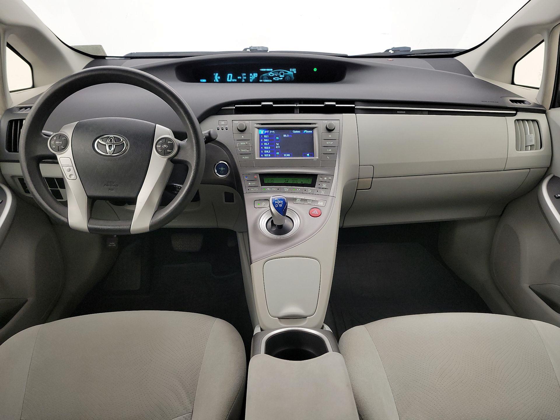 Thumbnail: 2015 Toyota Prius - 9