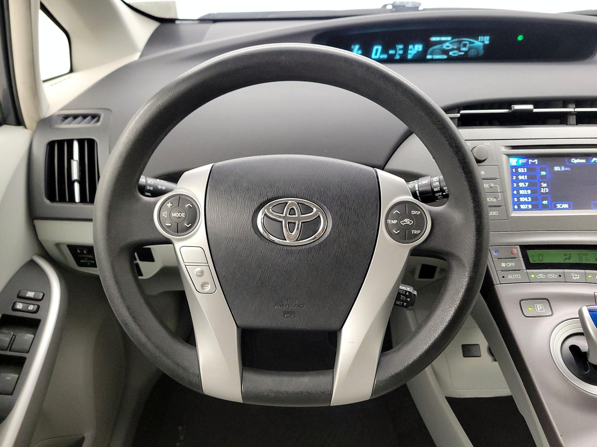 Thumbnail: 2015 Toyota Prius - 10