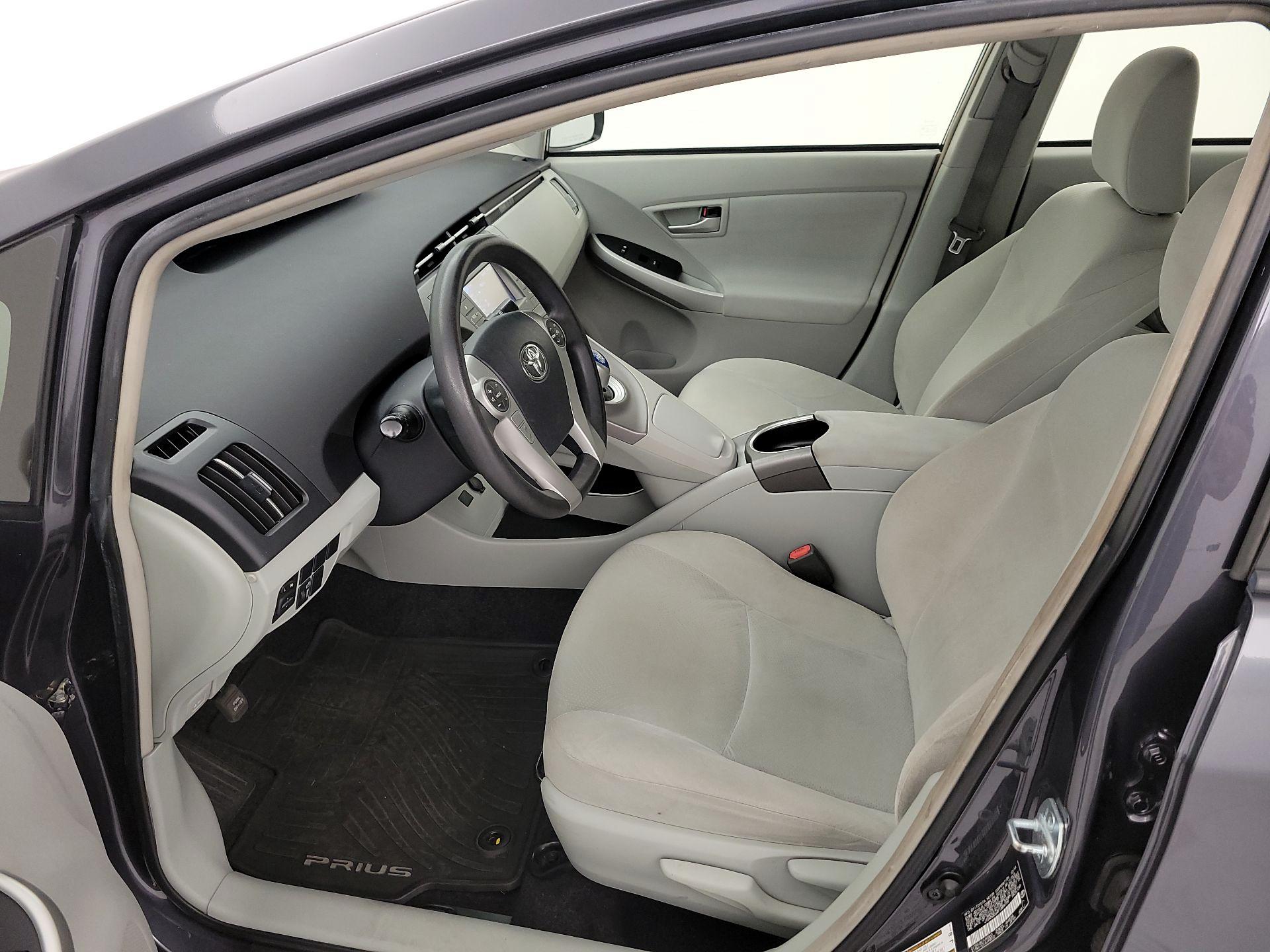 Thumbnail: 2015 Toyota Prius - 11
