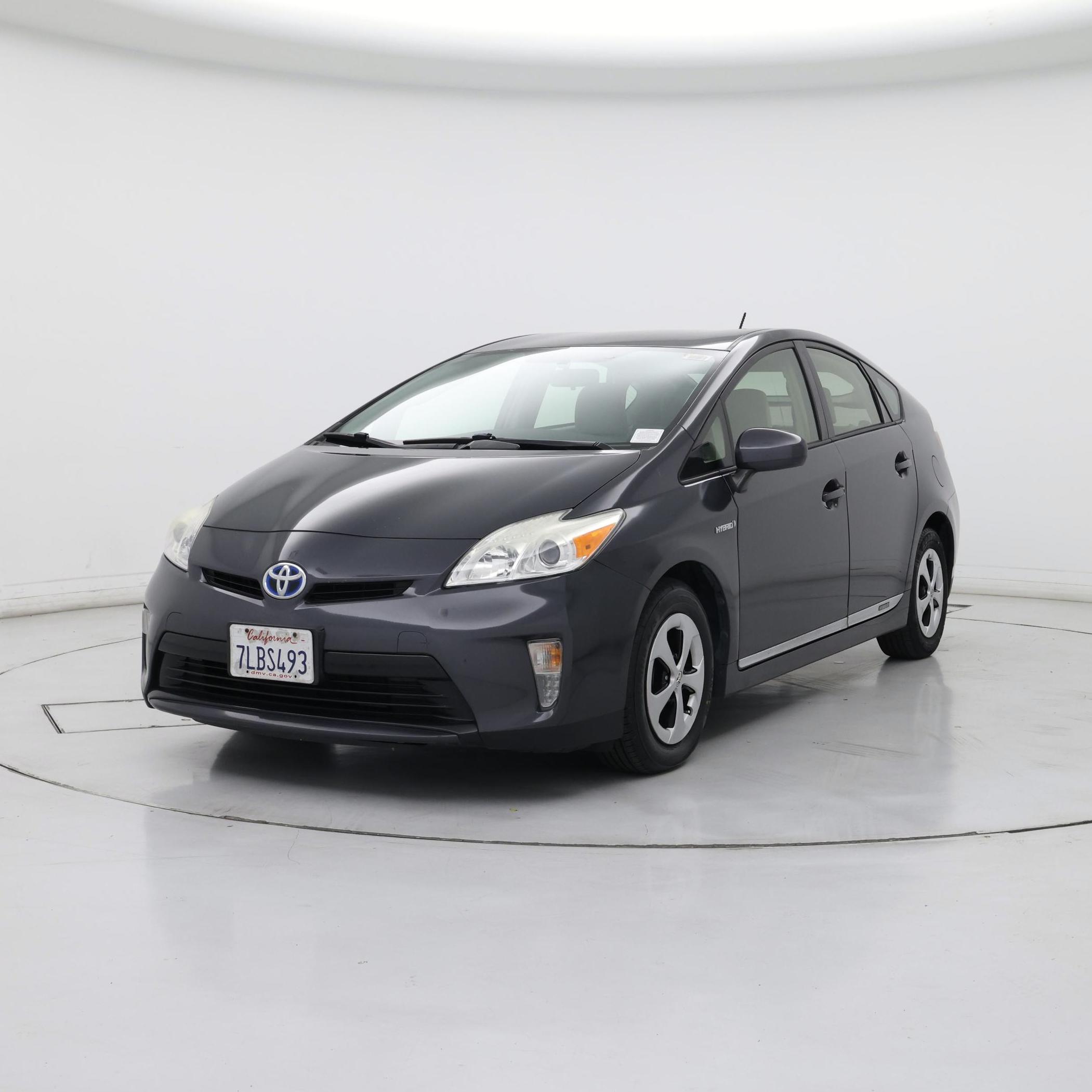 Thumbnail: 2015 Toyota Prius - 4