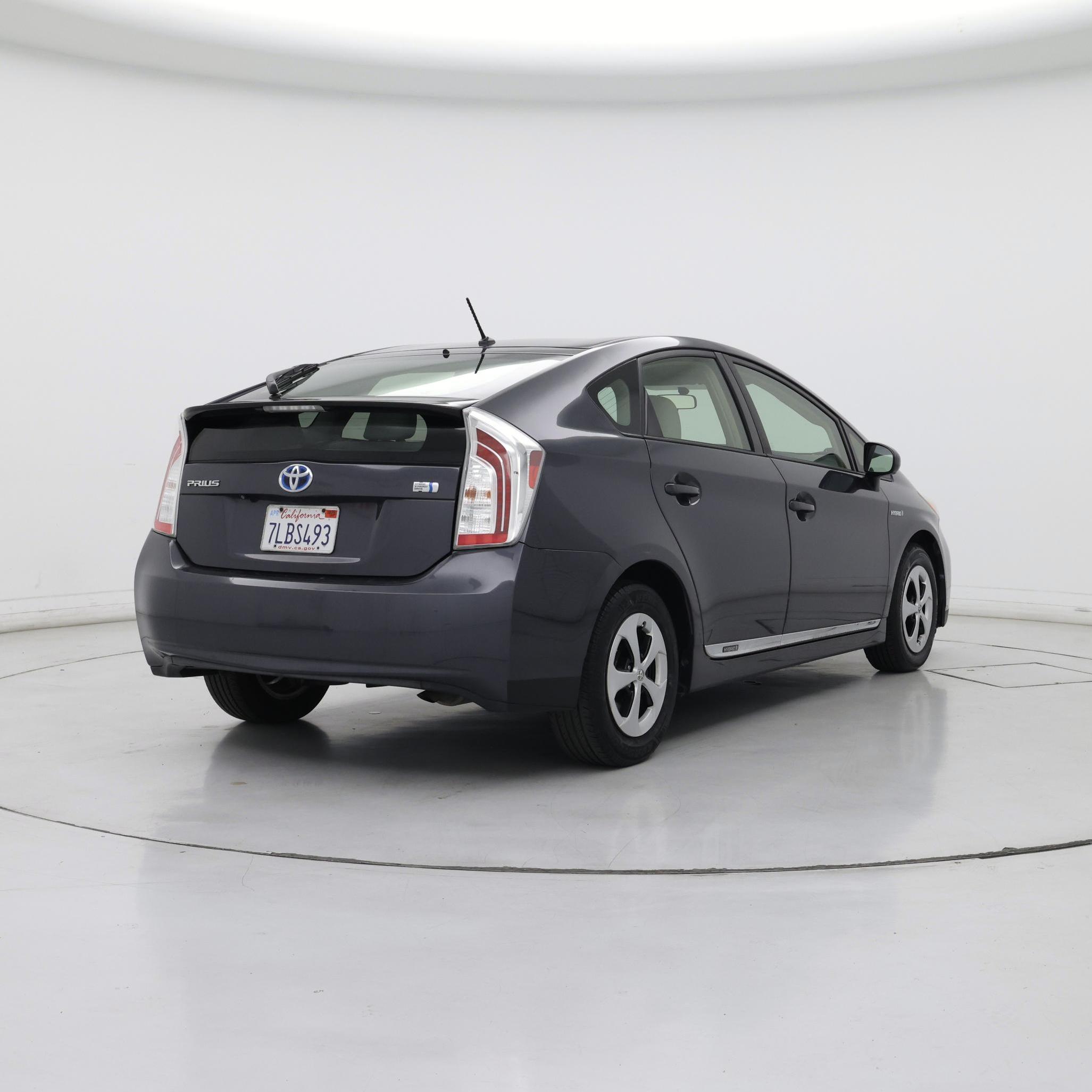 Thumbnail: 2015 Toyota Prius - 8