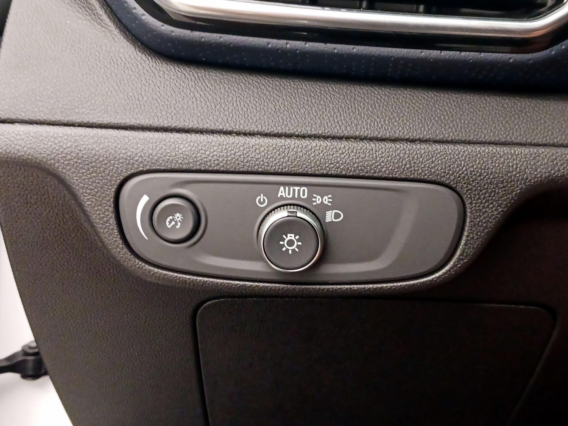 Thumbnail: 2023 Chevrolet Bolt EUV - 13