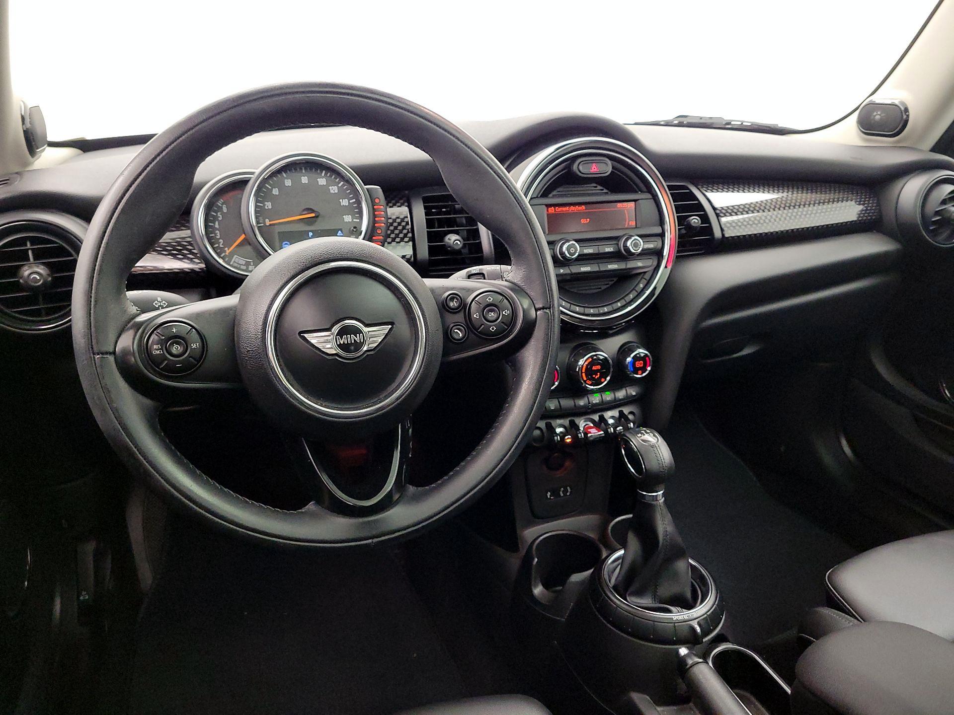 Thumbnail: 2016 MINI Cooper Hardtop - 9