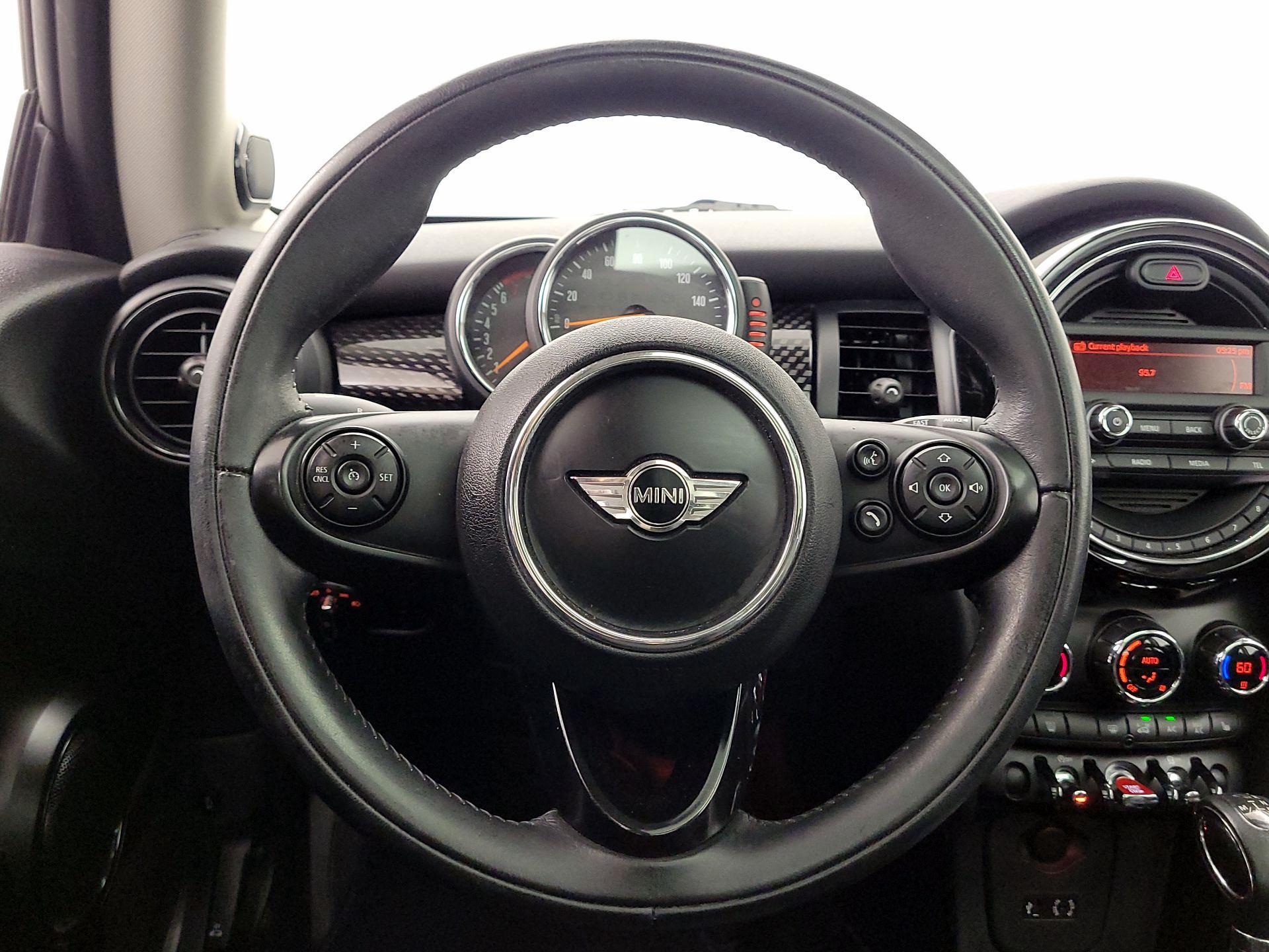 Thumbnail: 2016 MINI Cooper Hardtop - 10