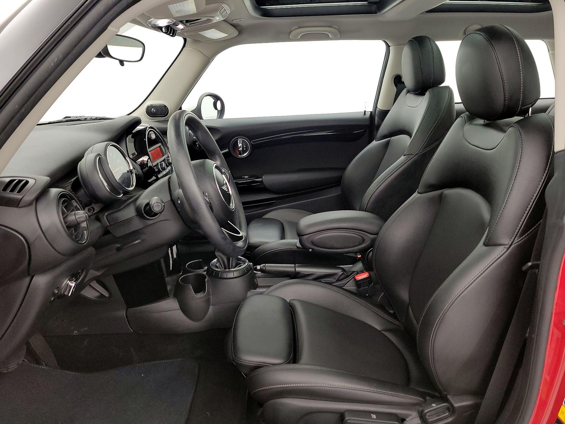 Thumbnail: 2016 MINI Cooper Hardtop - 11
