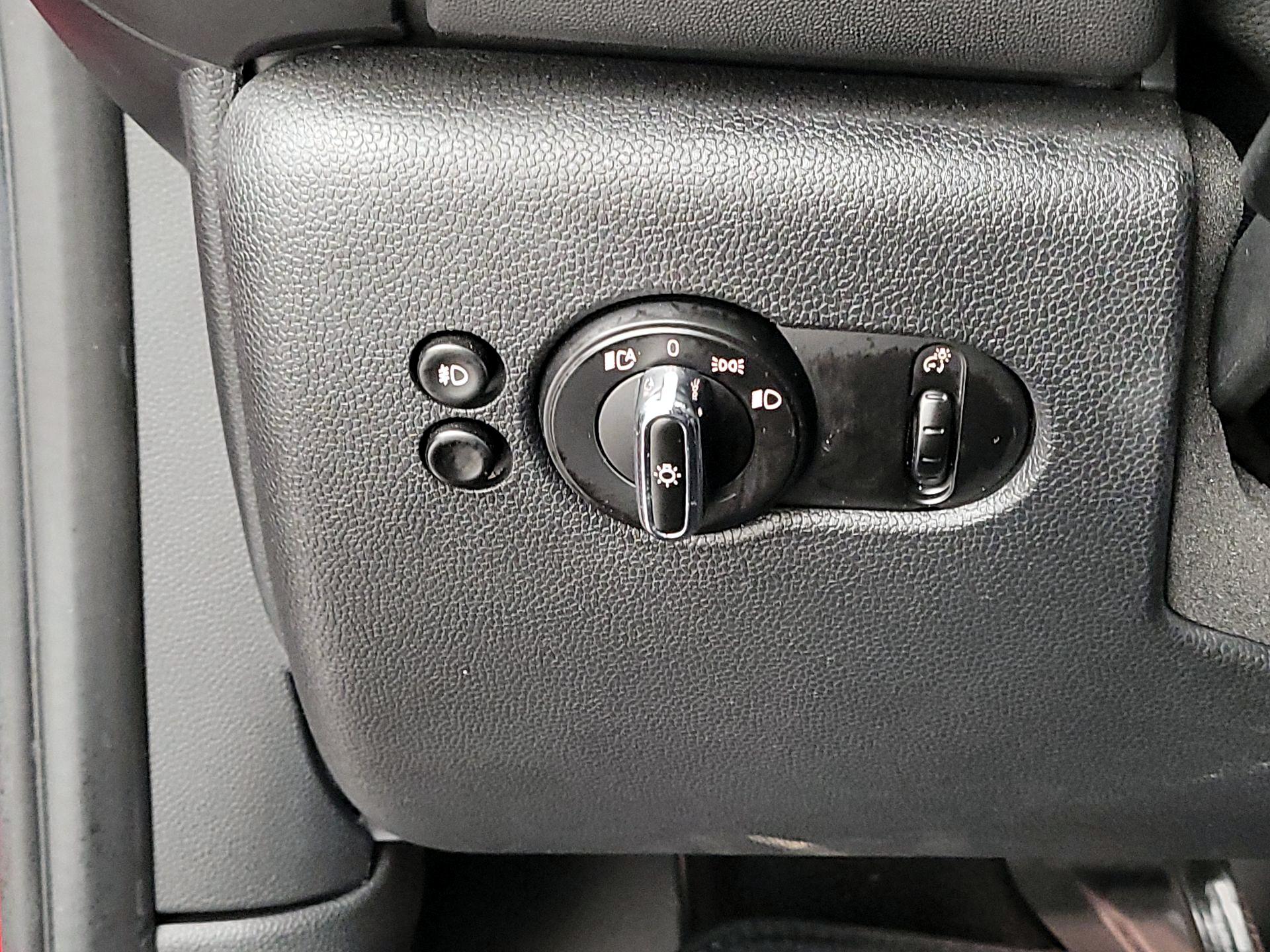 Thumbnail: 2016 MINI Cooper Hardtop - 13