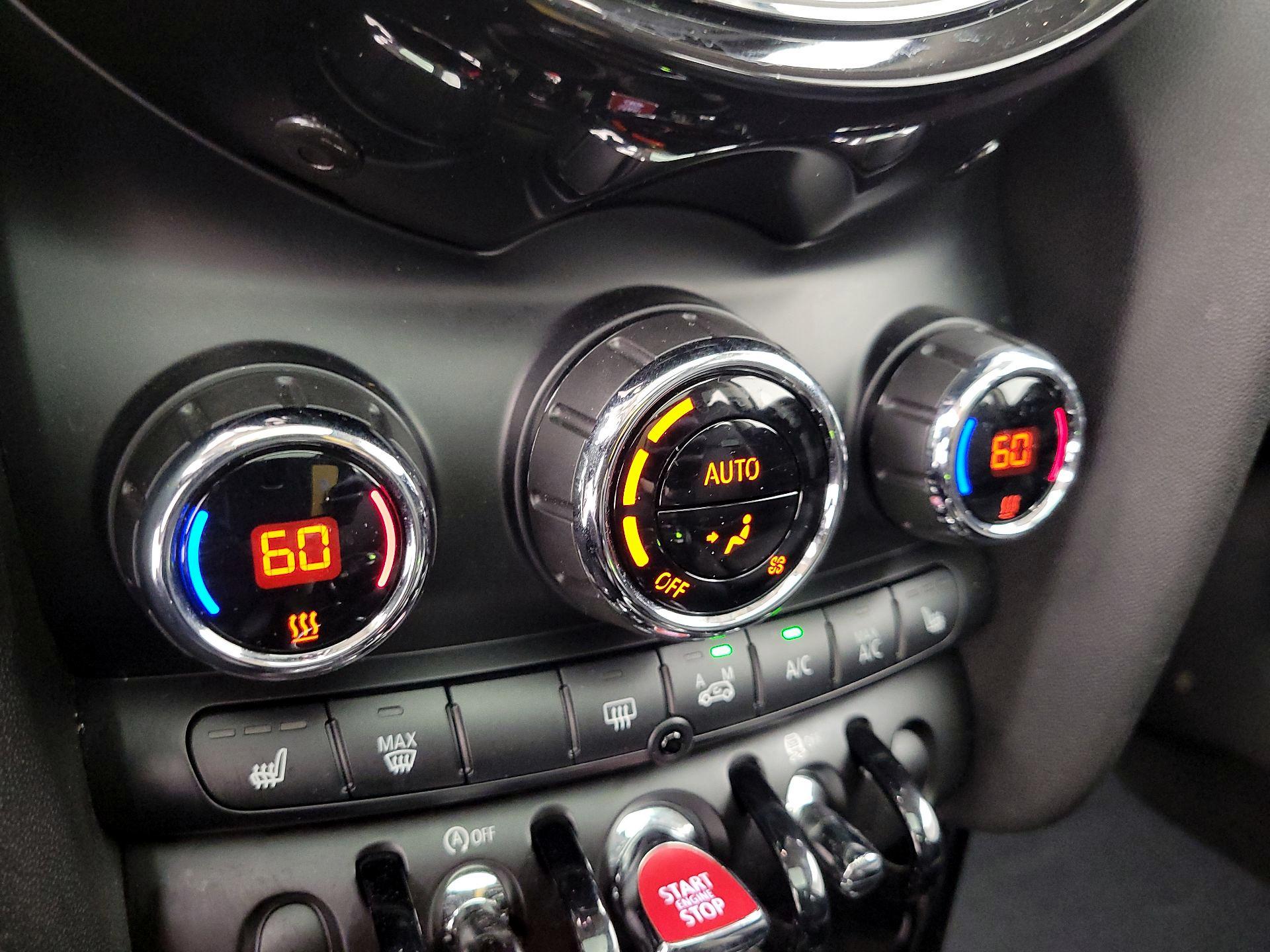 Thumbnail: 2016 MINI Cooper Hardtop - 15
