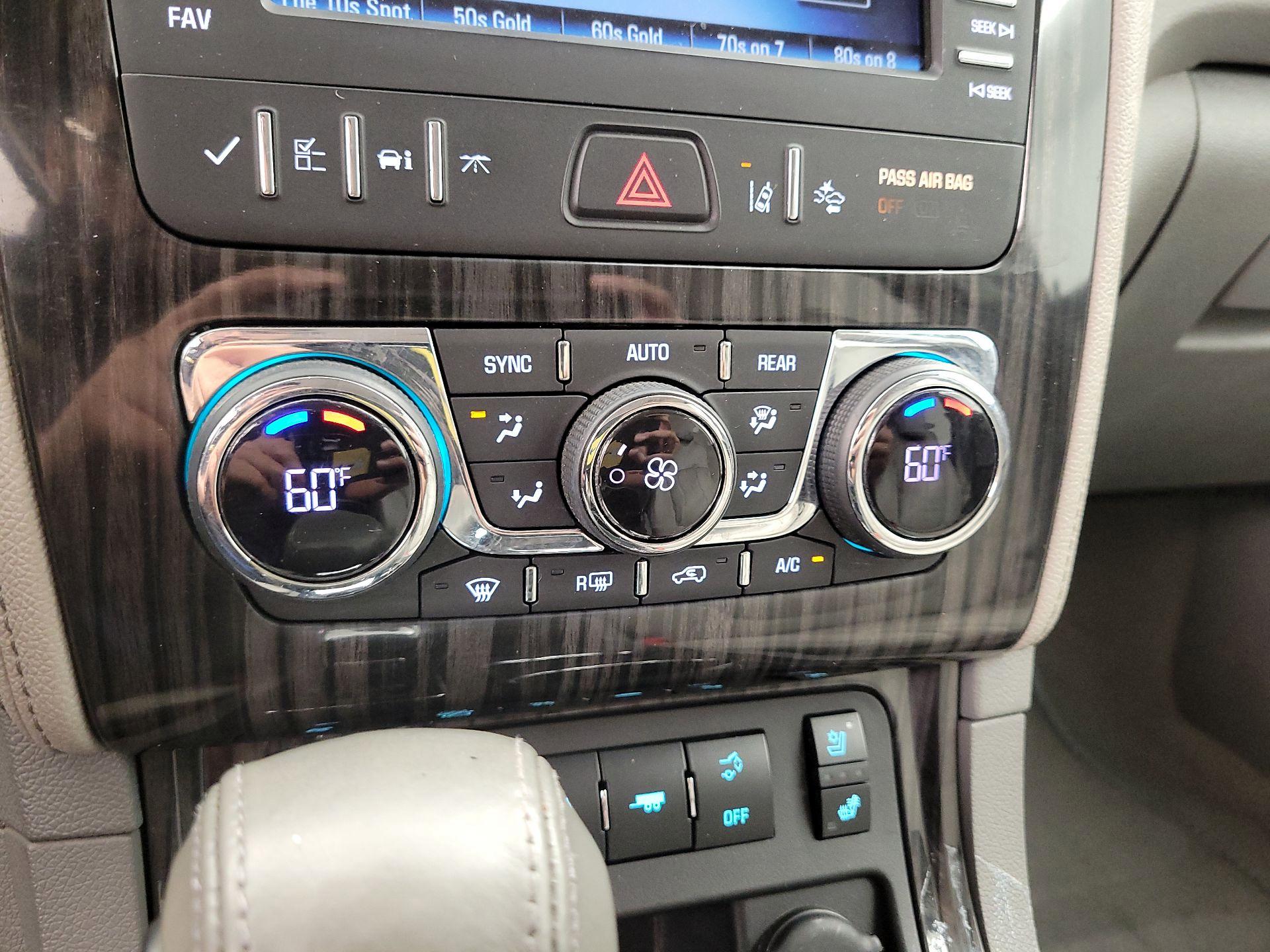 Thumbnail: 2014 Chevrolet Traverse - 16