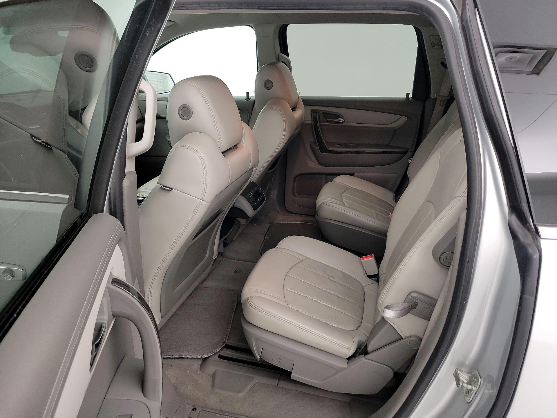 Thumbnail: 2014 Chevrolet Traverse - 19