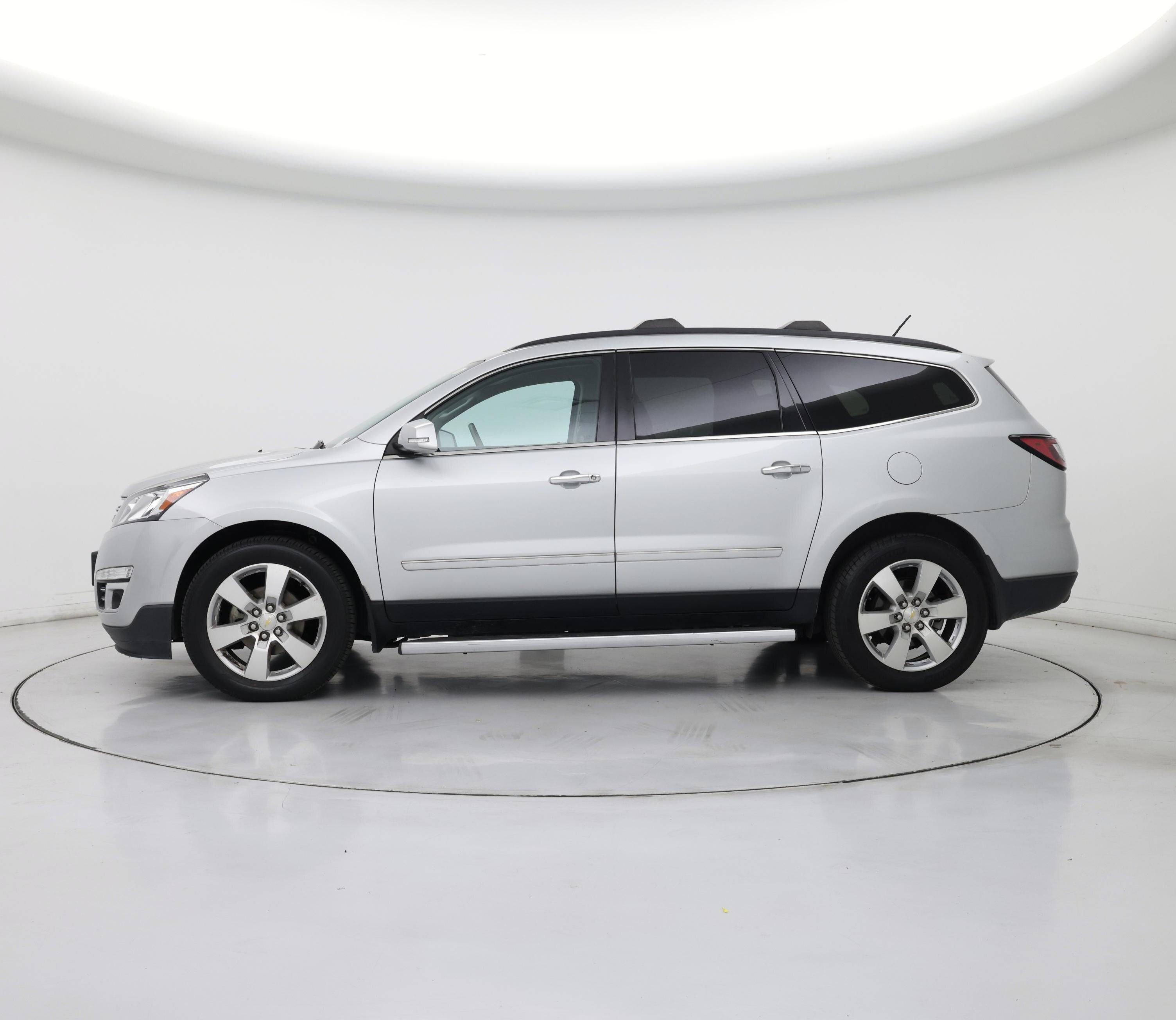 Thumbnail: 2014 Chevrolet Traverse - 3