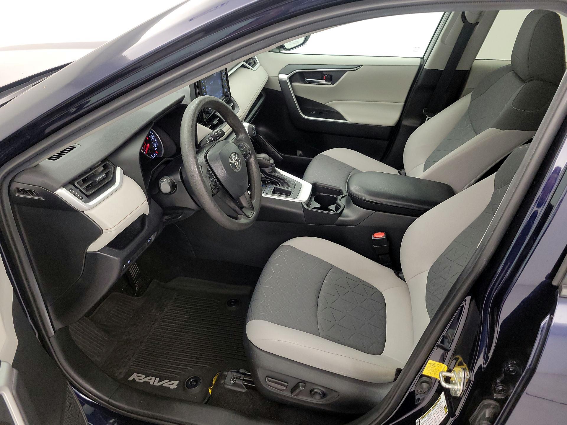 Thumbnail: 2020 Toyota RAV4 - 11