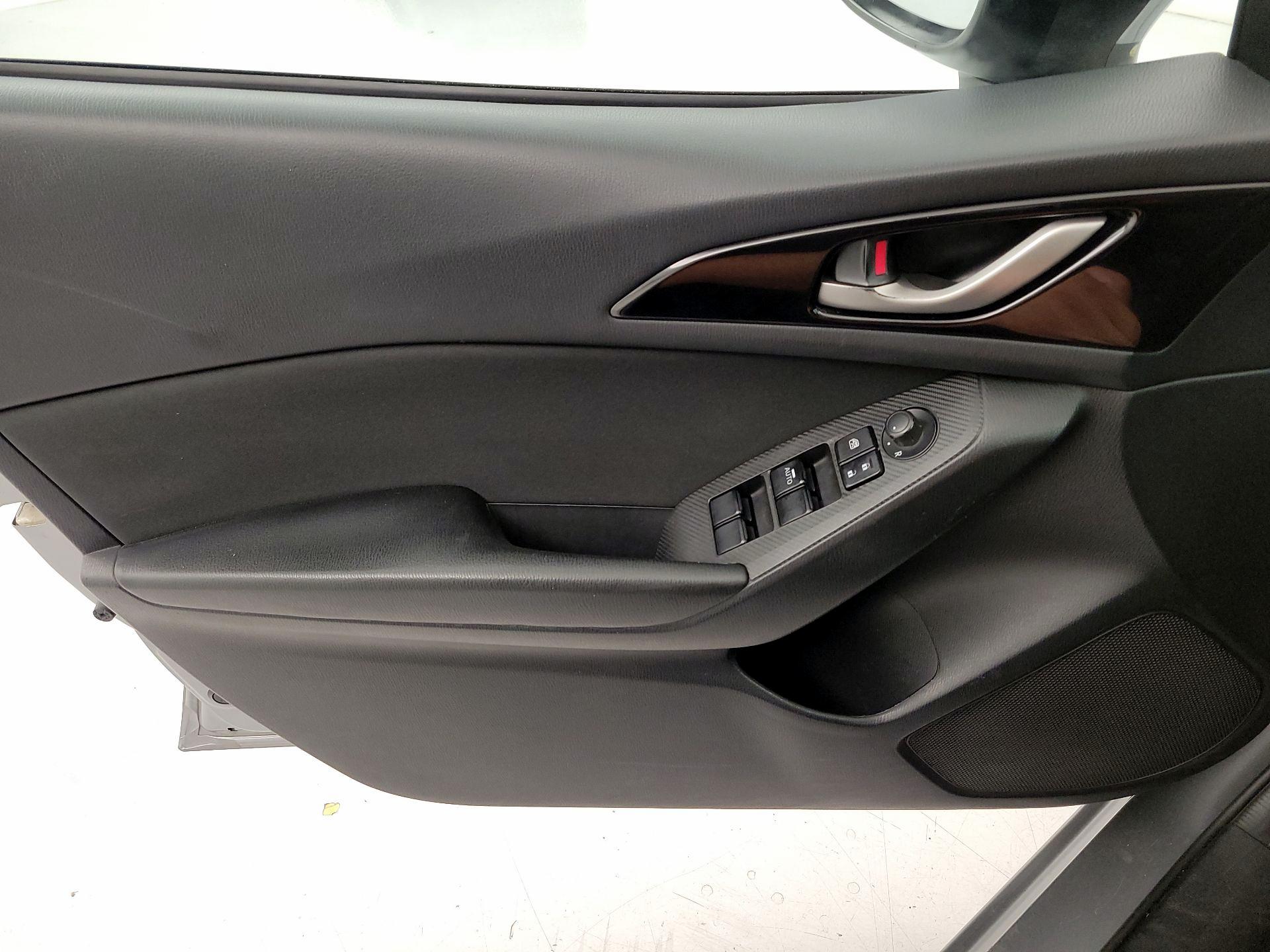 Thumbnail: 2016 Mazda Mazda3 - 12