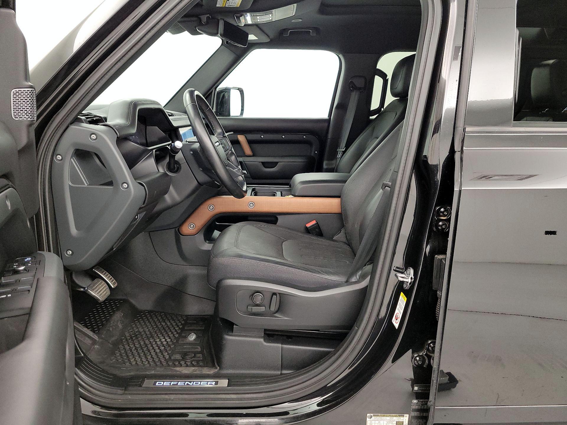 Thumbnail: 2020 Land Rover Defender - 11