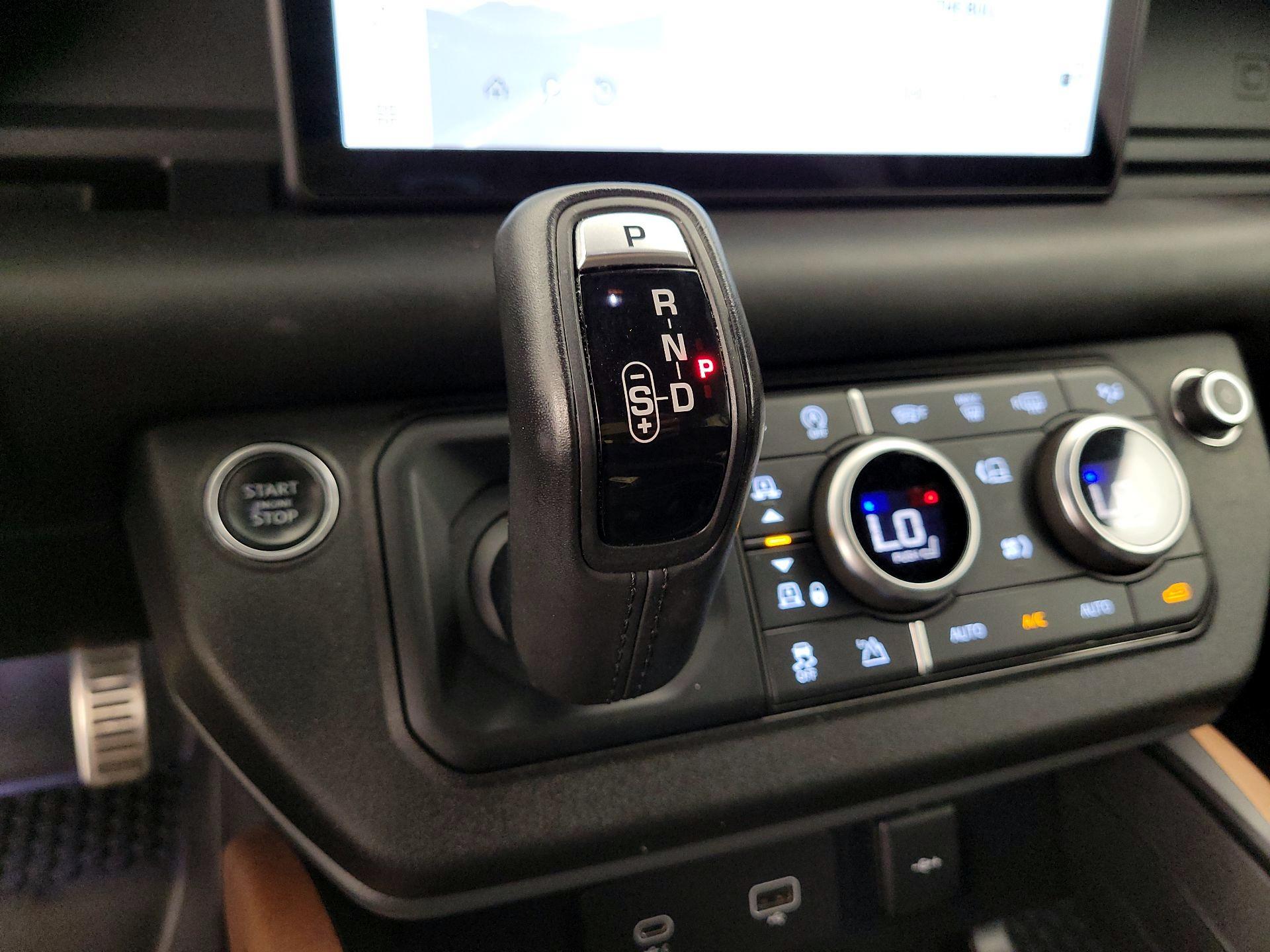 Thumbnail: 2020 Land Rover Defender - 17