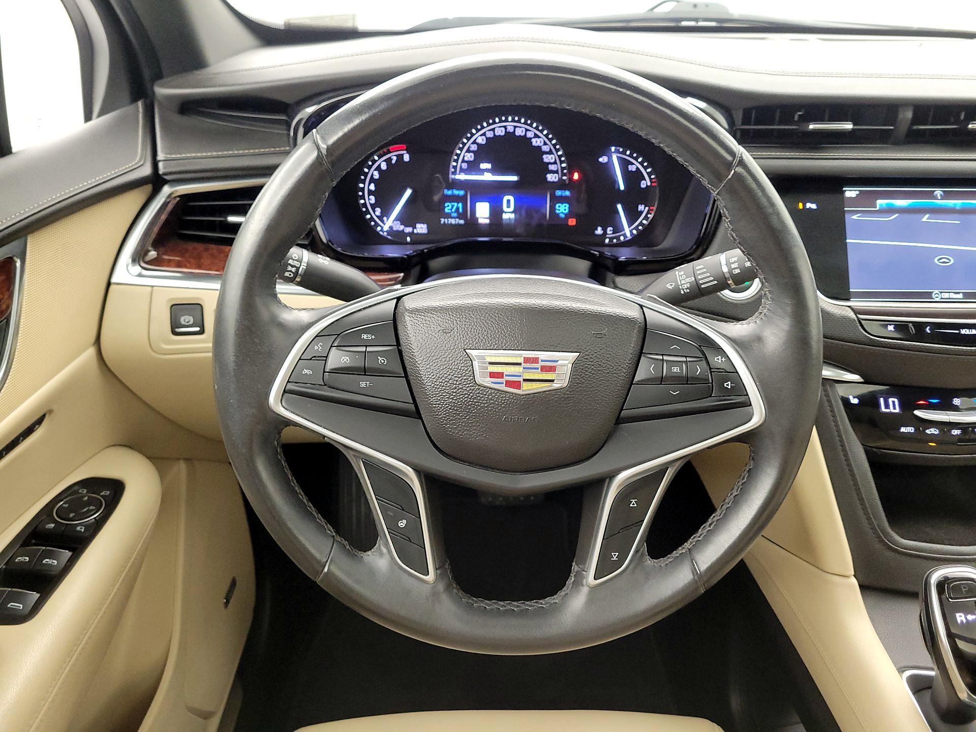 Thumbnail: 2017 Cadillac XT5 - 10
