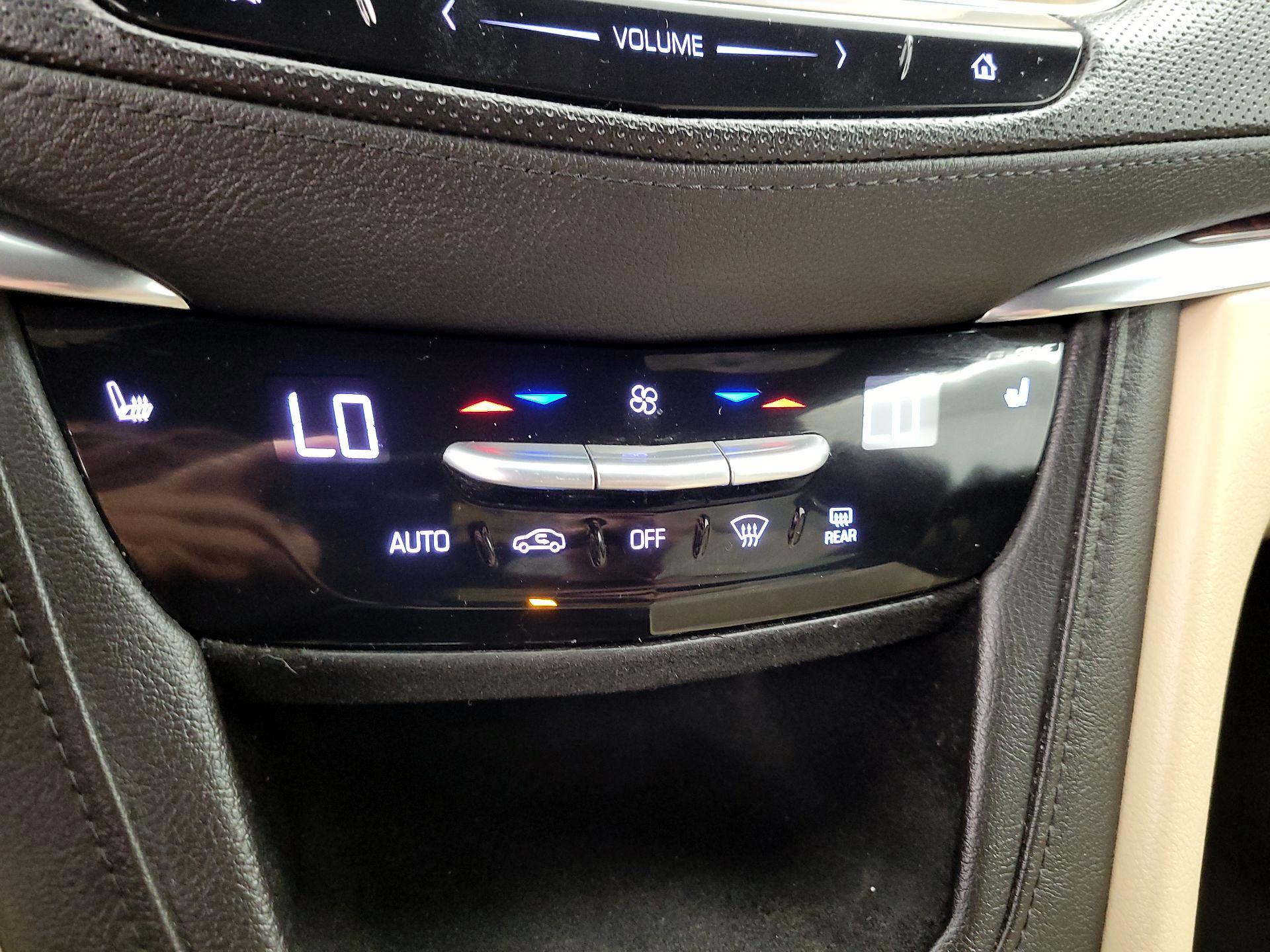 Thumbnail: 2017 Cadillac XT5 - 17