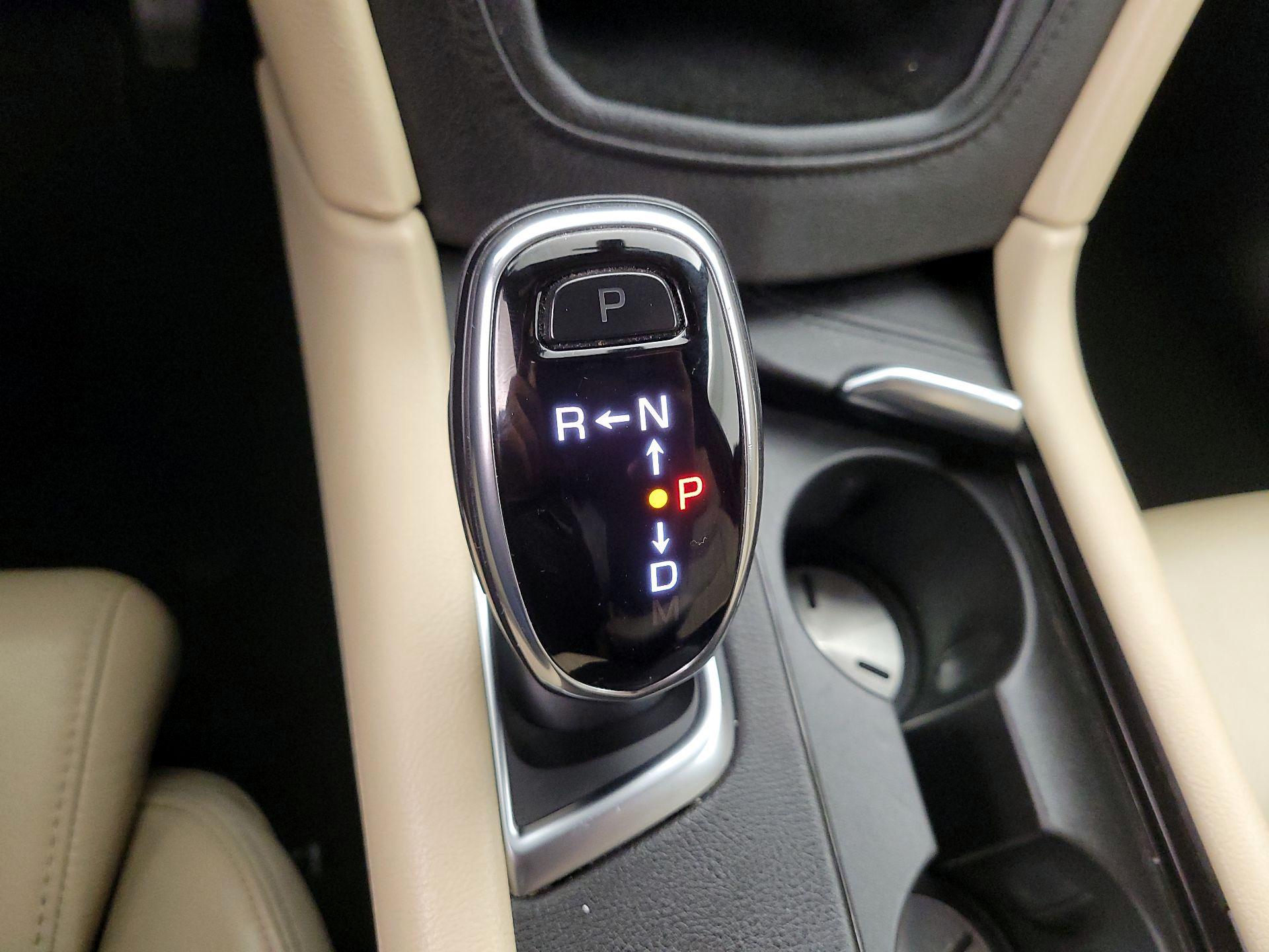 Thumbnail: 2017 Cadillac XT5 - 18