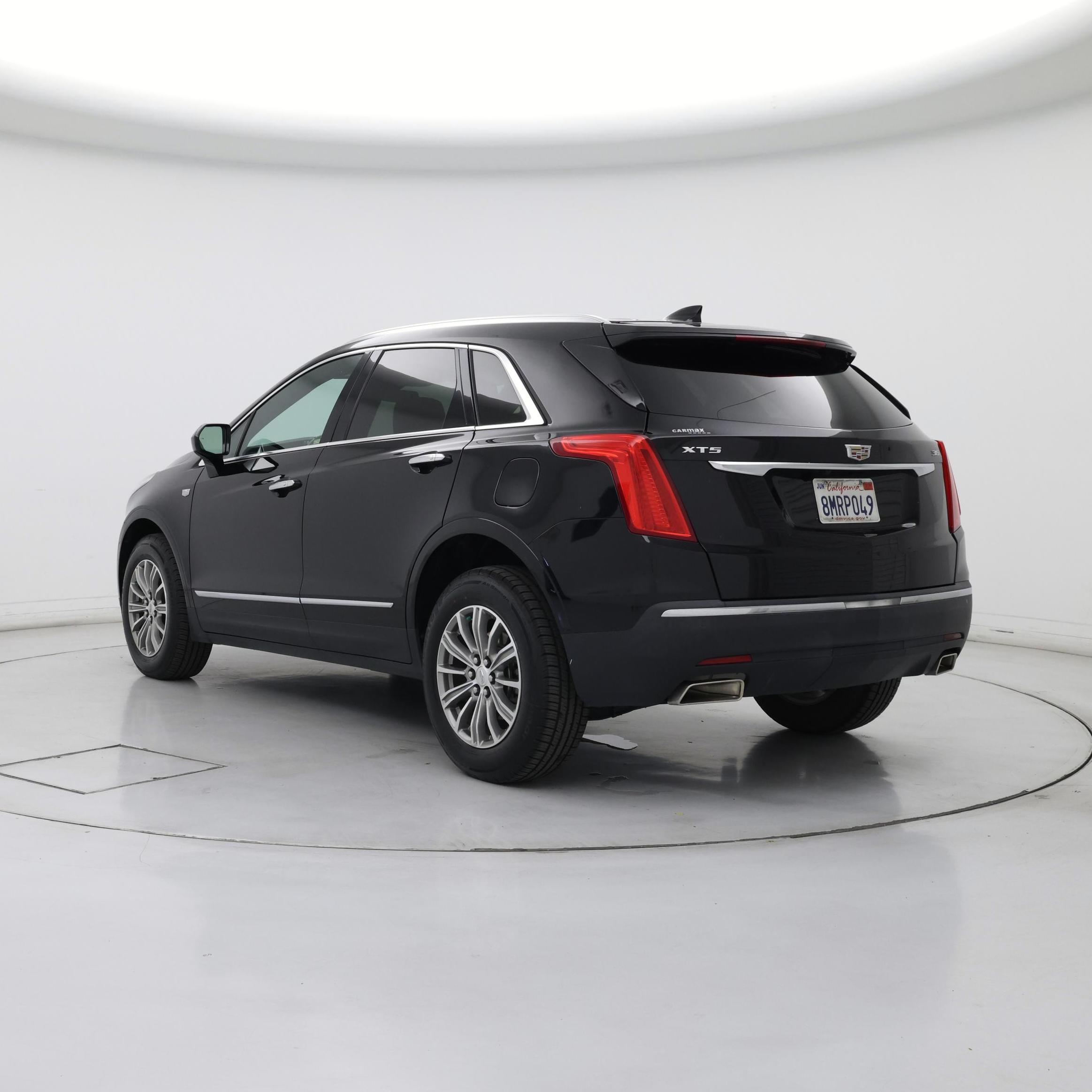Thumbnail: 2017 Cadillac XT5 - 2