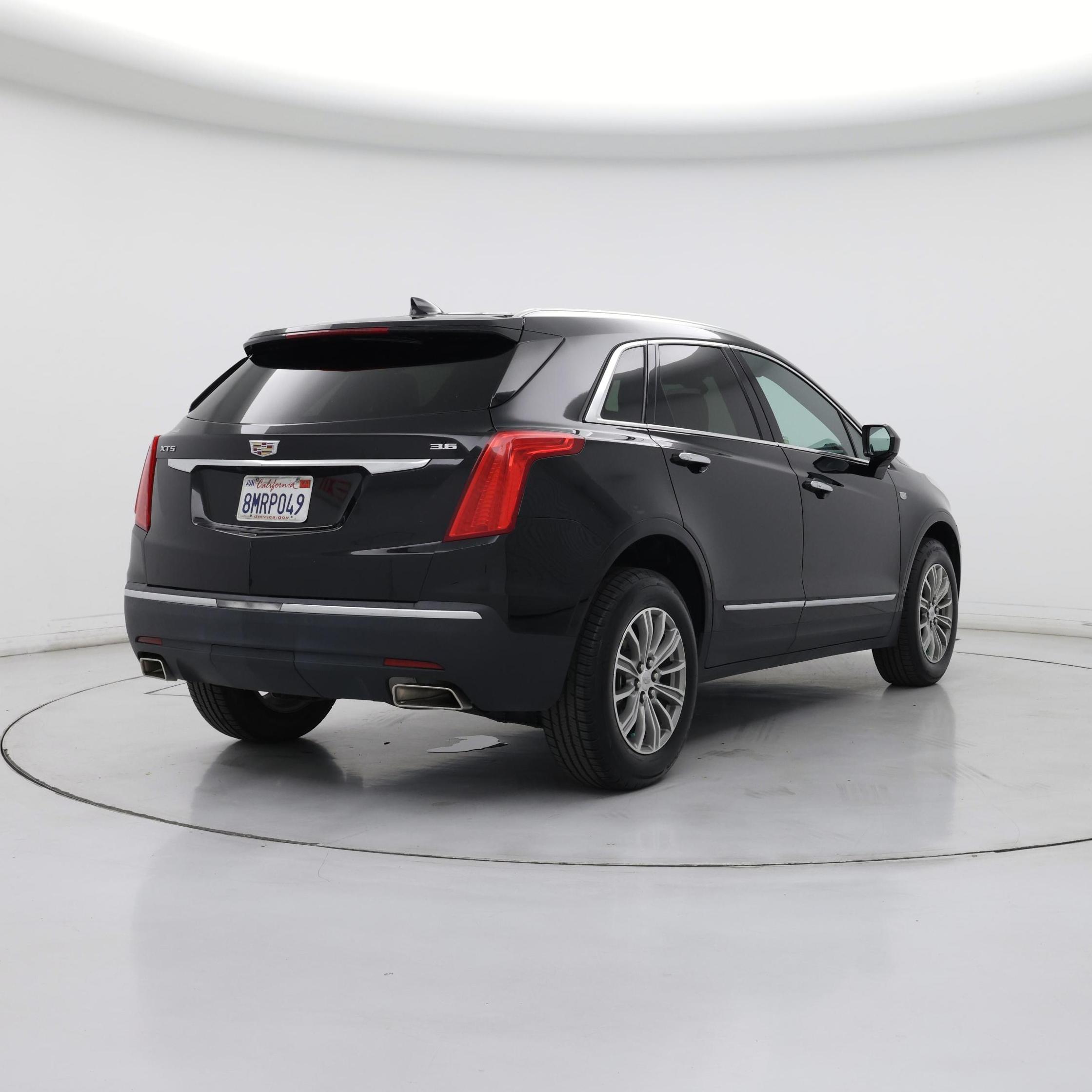 Thumbnail: 2017 Cadillac XT5 - 8