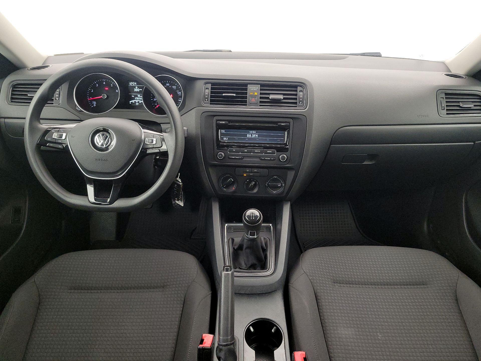 Thumbnail: 2015 Volkswagen Jetta - 9