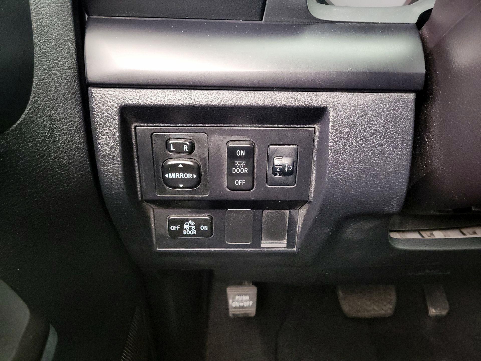 Thumbnail: 2016 Toyota Tundra - 13