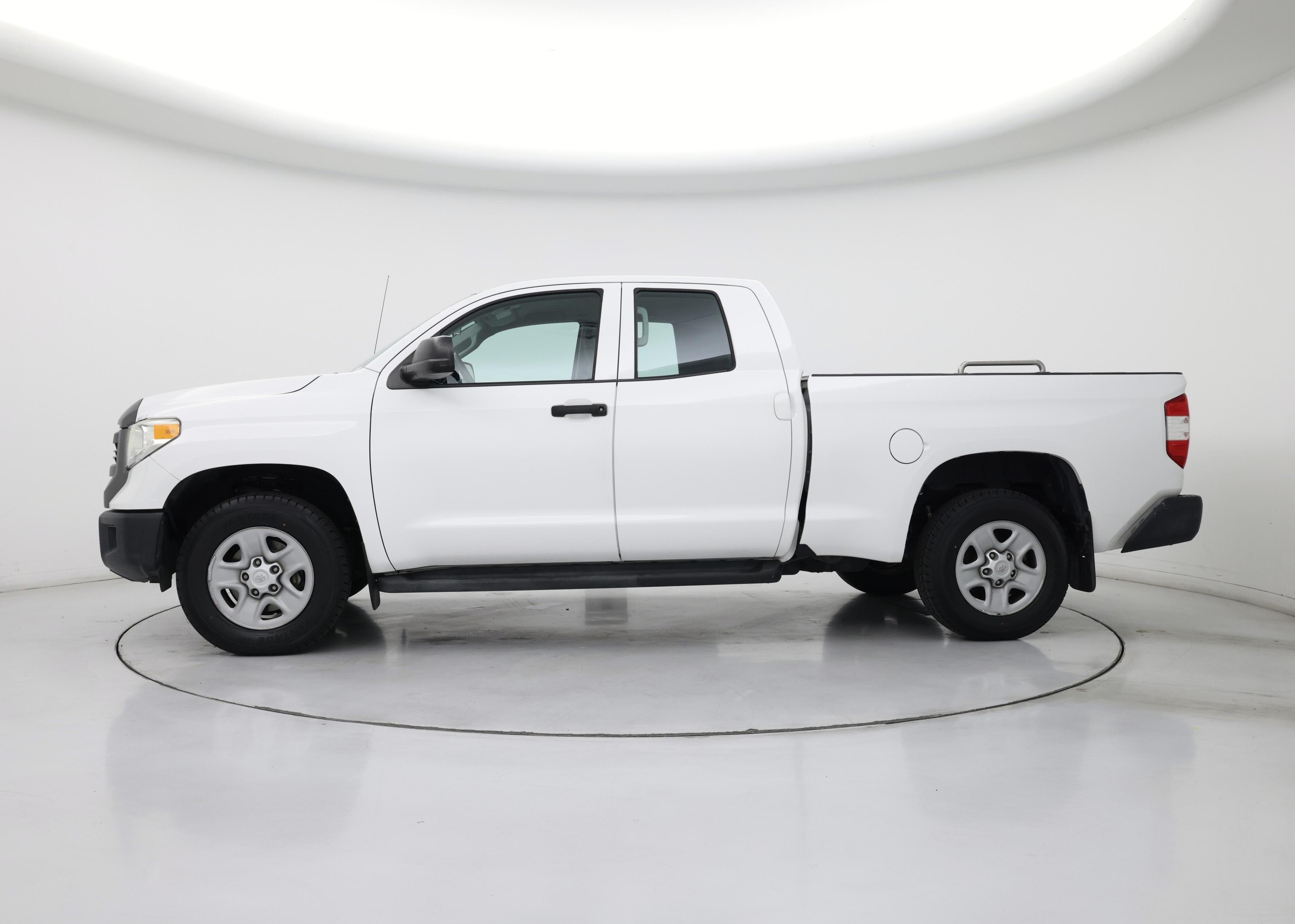 Thumbnail: 2016 Toyota Tundra - 3